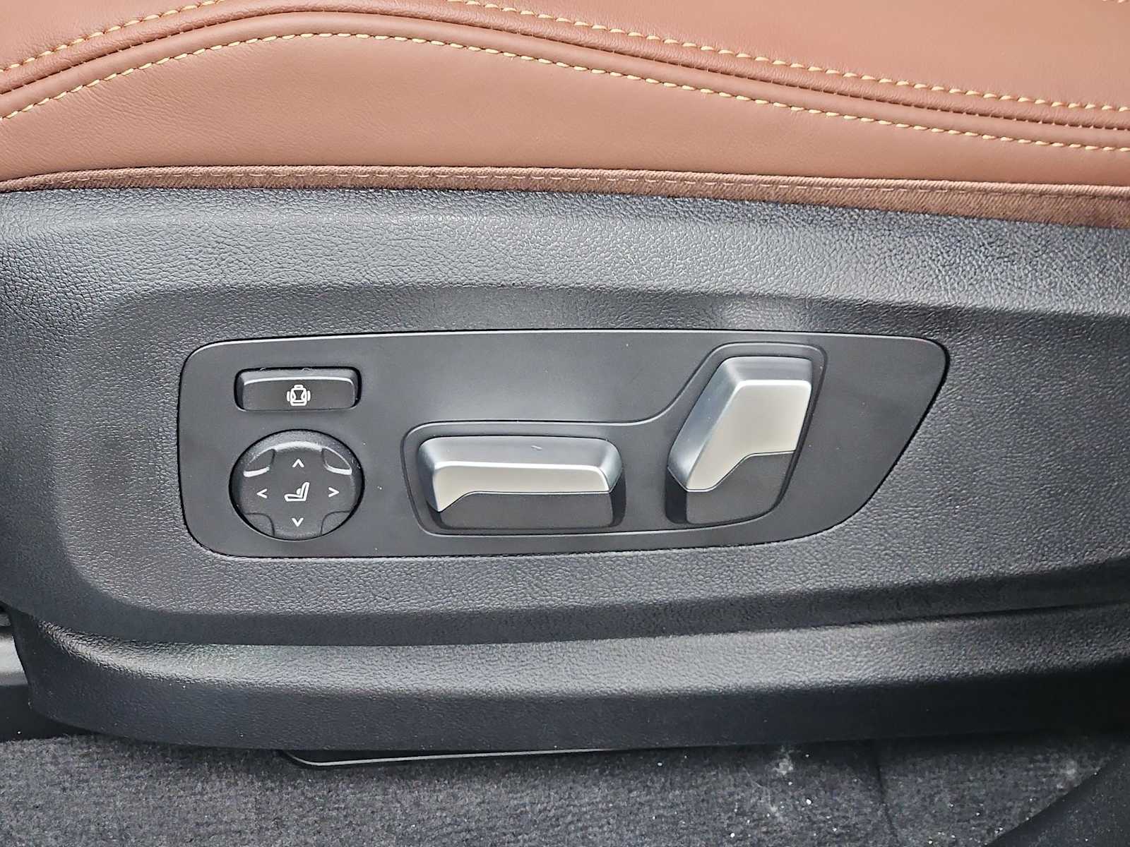 Thumbnail: 2026 BMW X5 - 16