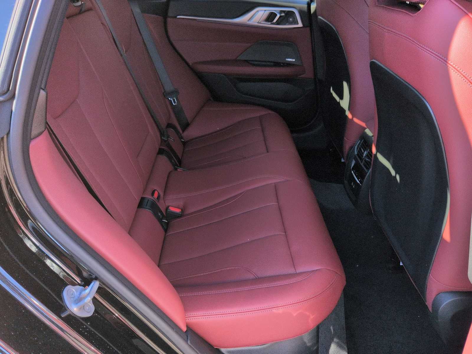 Thumbnail: 2026 BMW i4 - 22