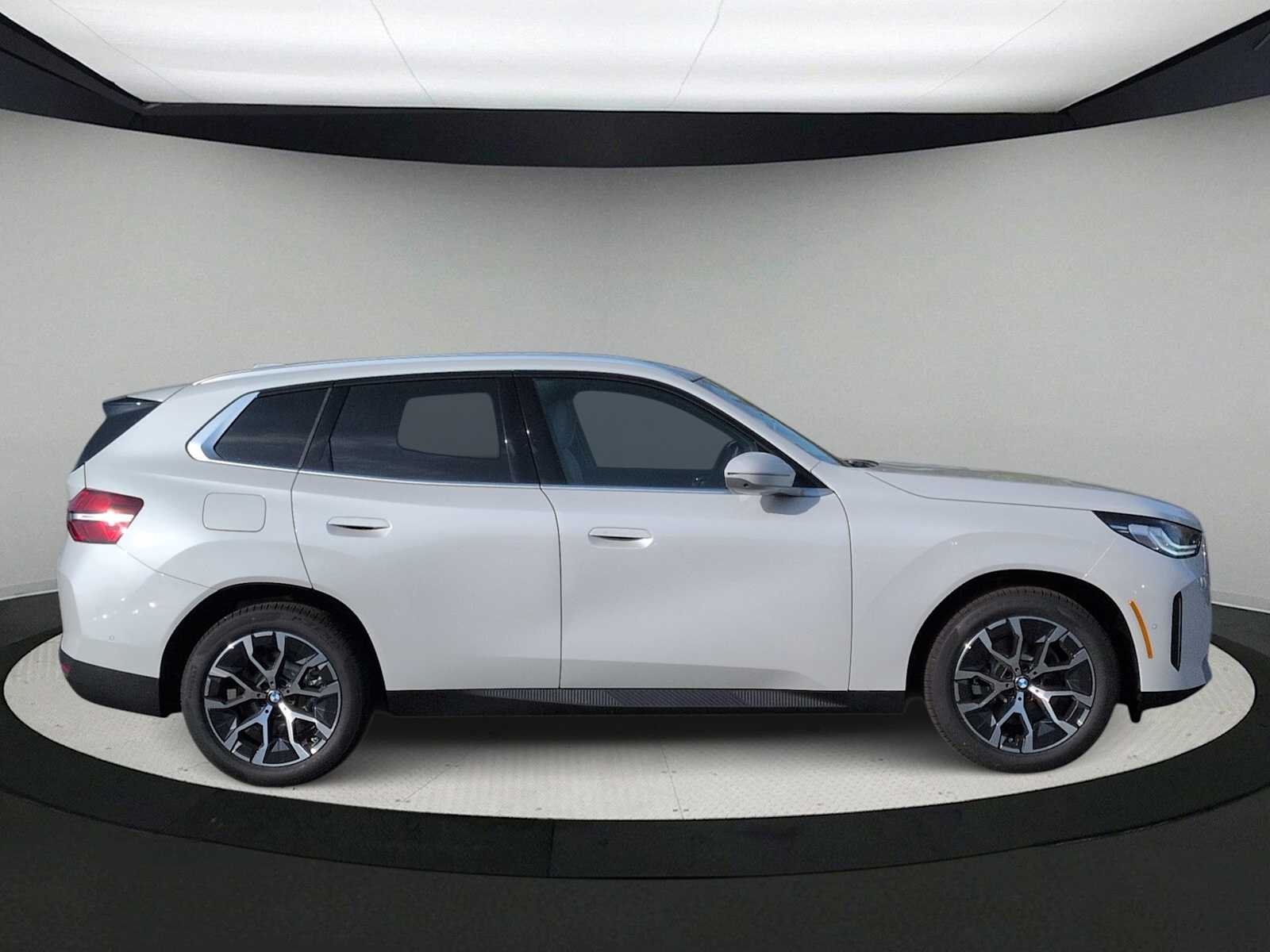 Thumbnail: 2026 BMW X3 - 9