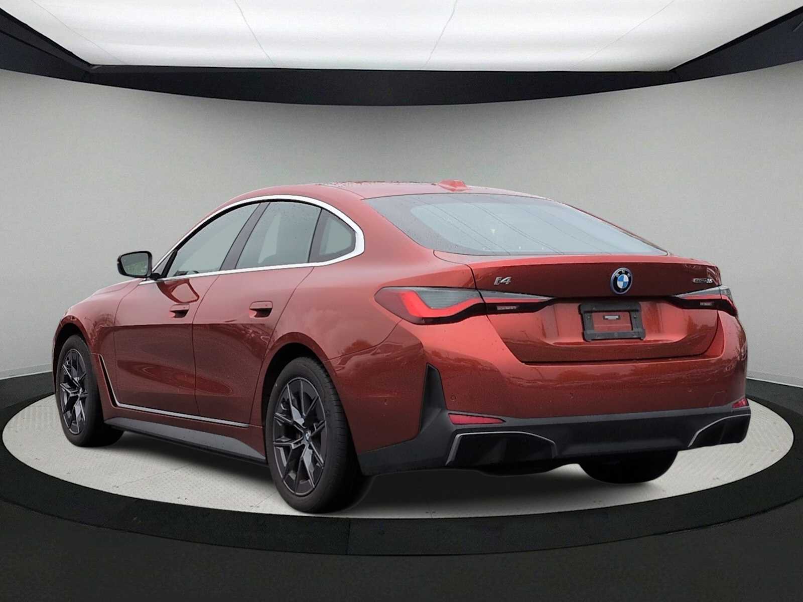 Thumbnail: 2023 BMW i4 - 6