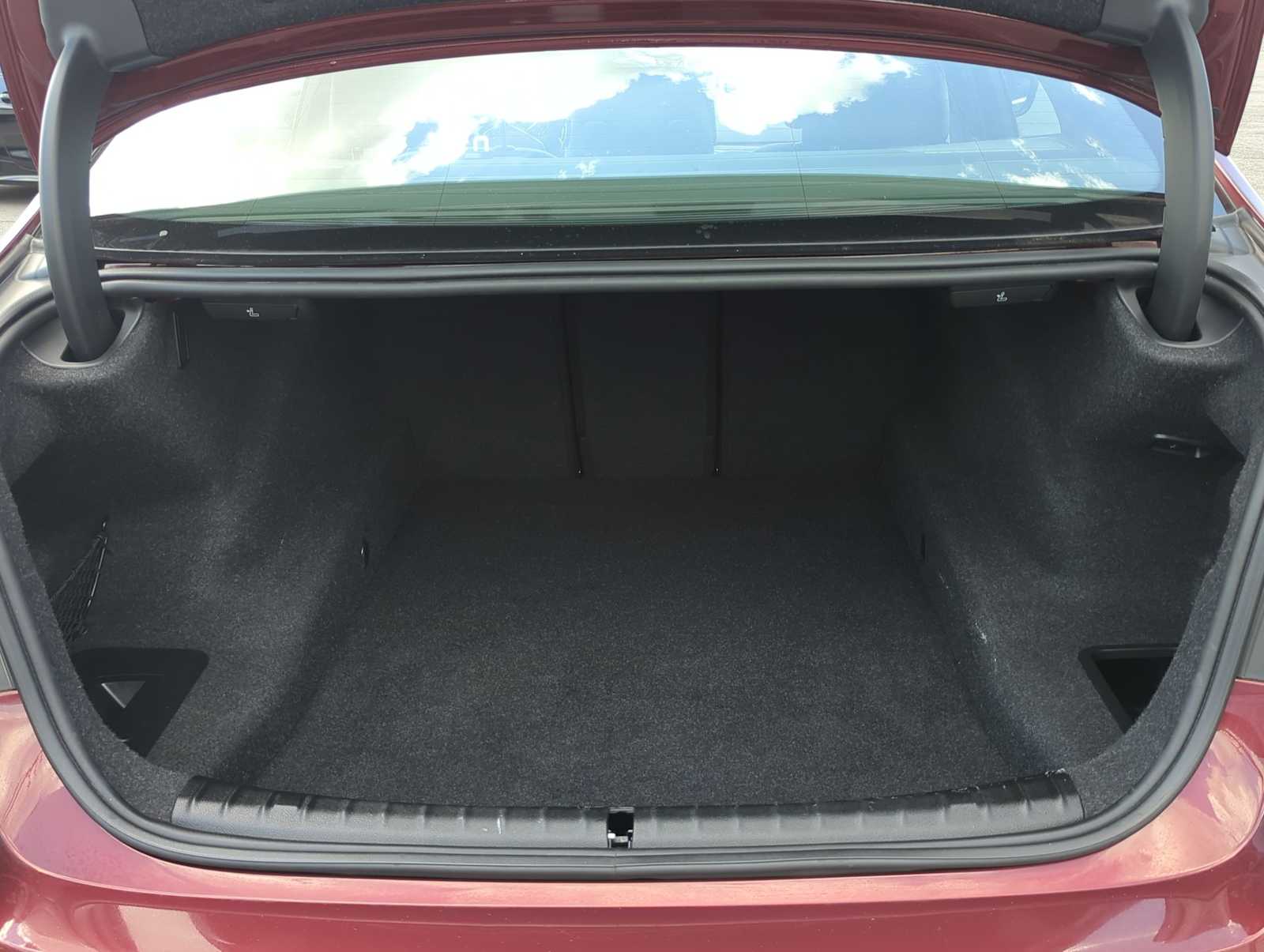 Thumbnail: 2023 BMW 5 Series - 35