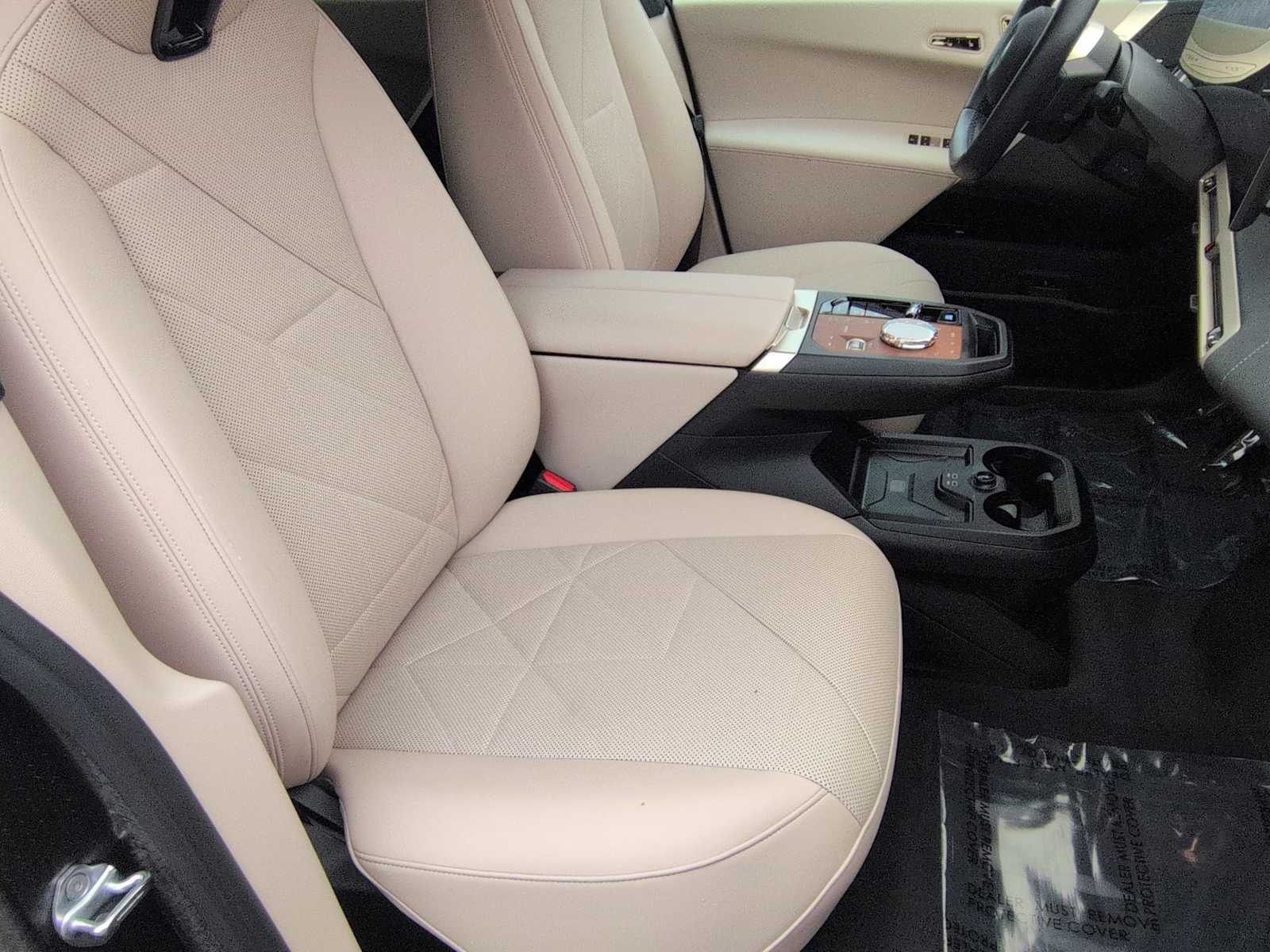 Thumbnail: 2023 BMW iX - 21