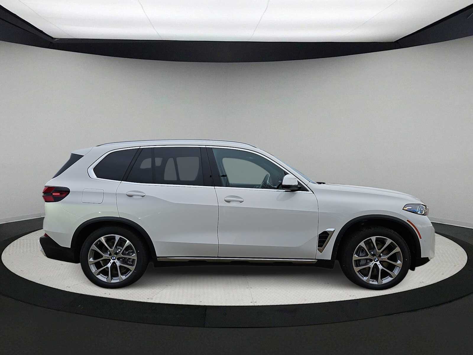 Thumbnail: 2026 BMW X5 - 9