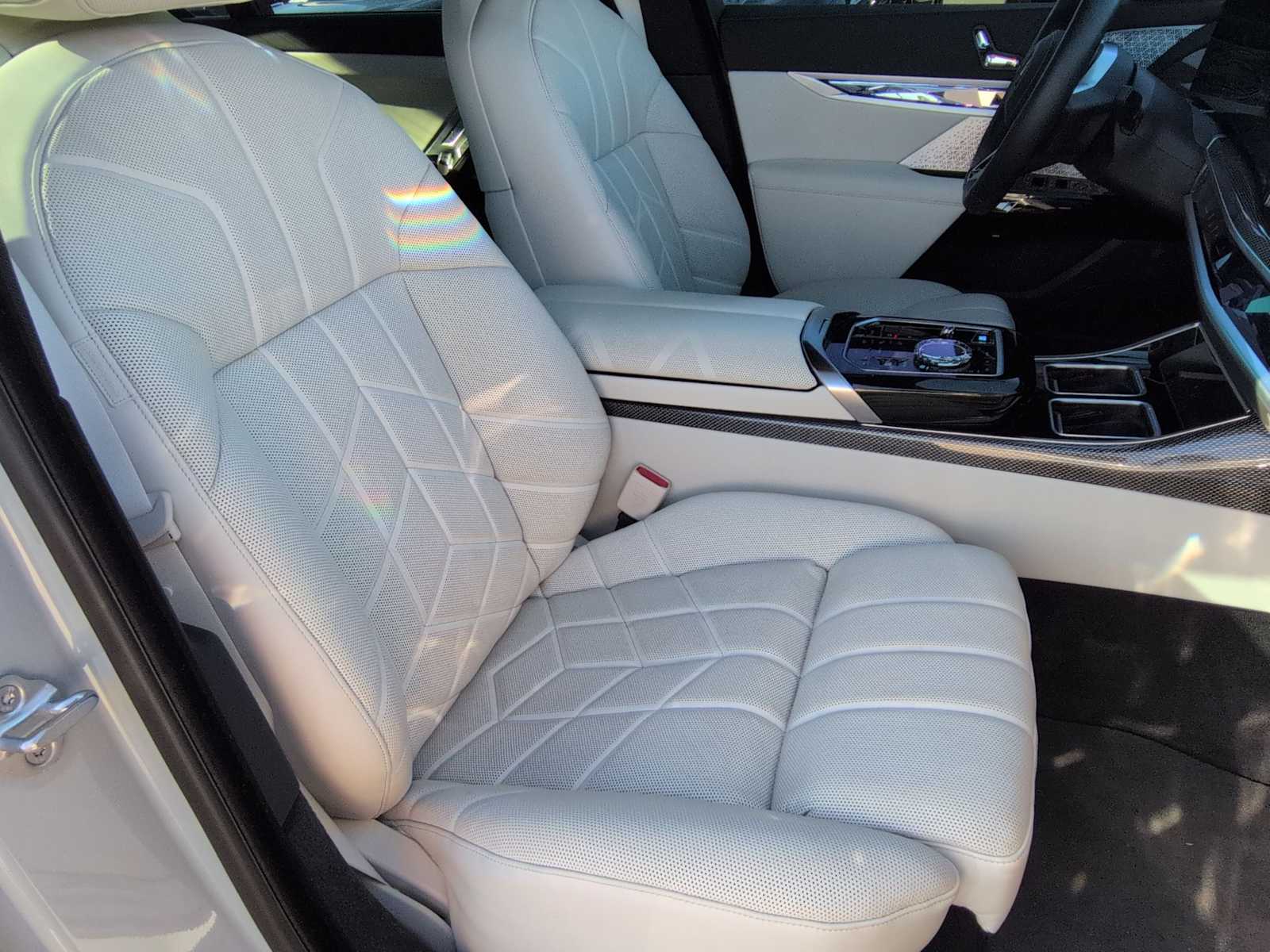 Thumbnail: 2023 BMW i7 - 23