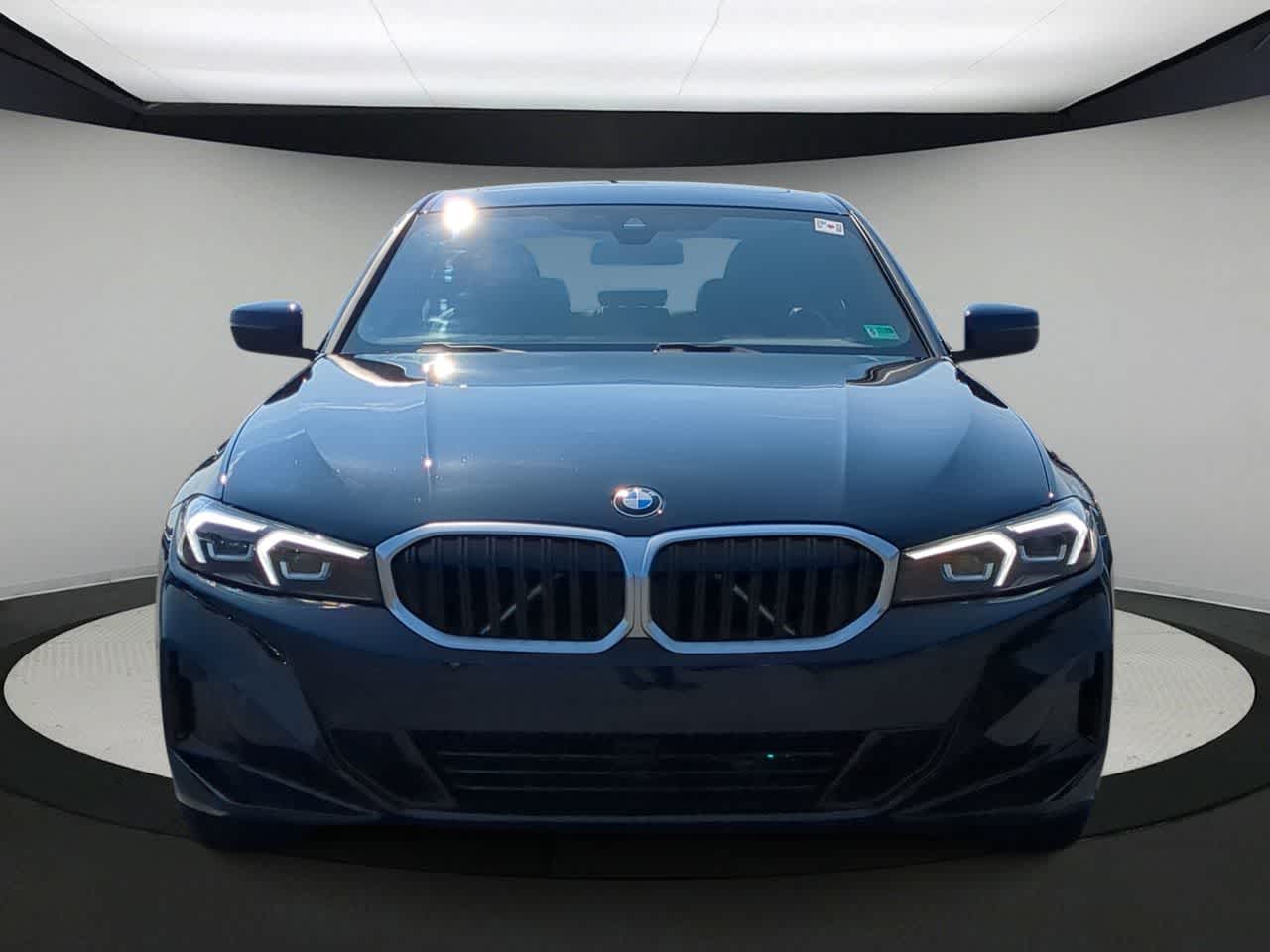 Thumbnail: 2024 BMW 3 Series - 3