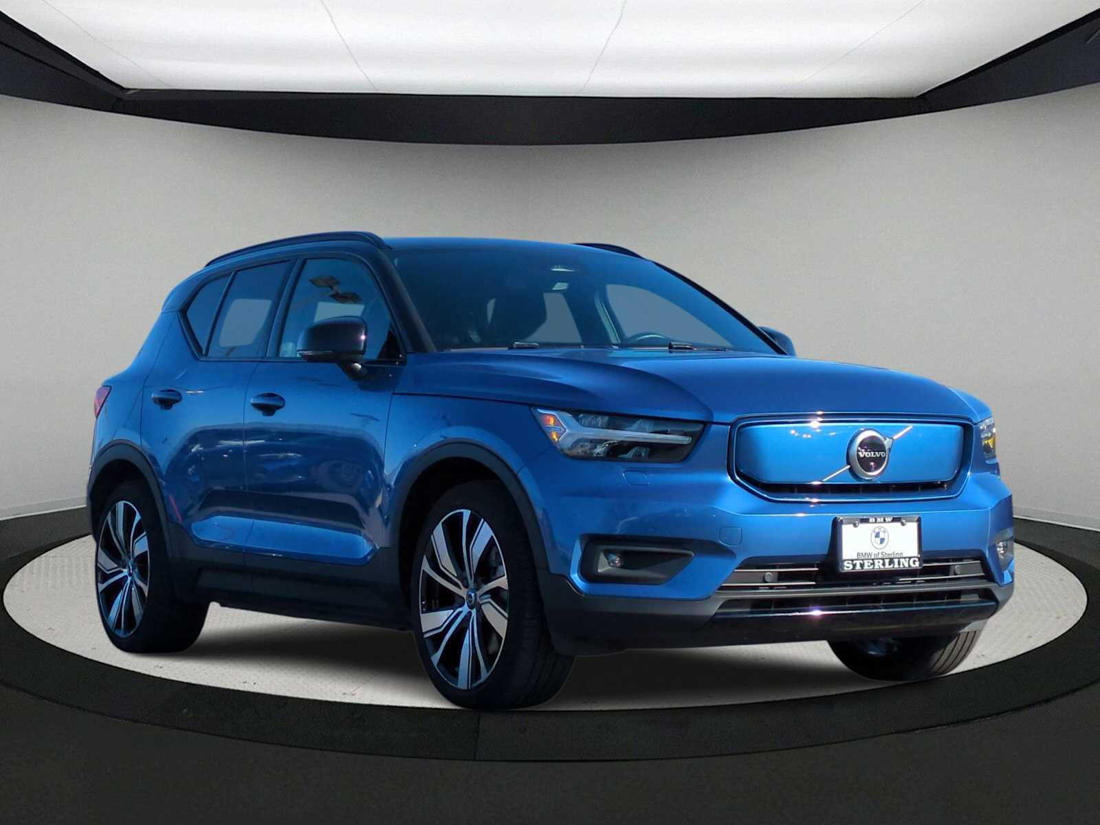 Thumbnail: 2021 Volvo XC40 - 2