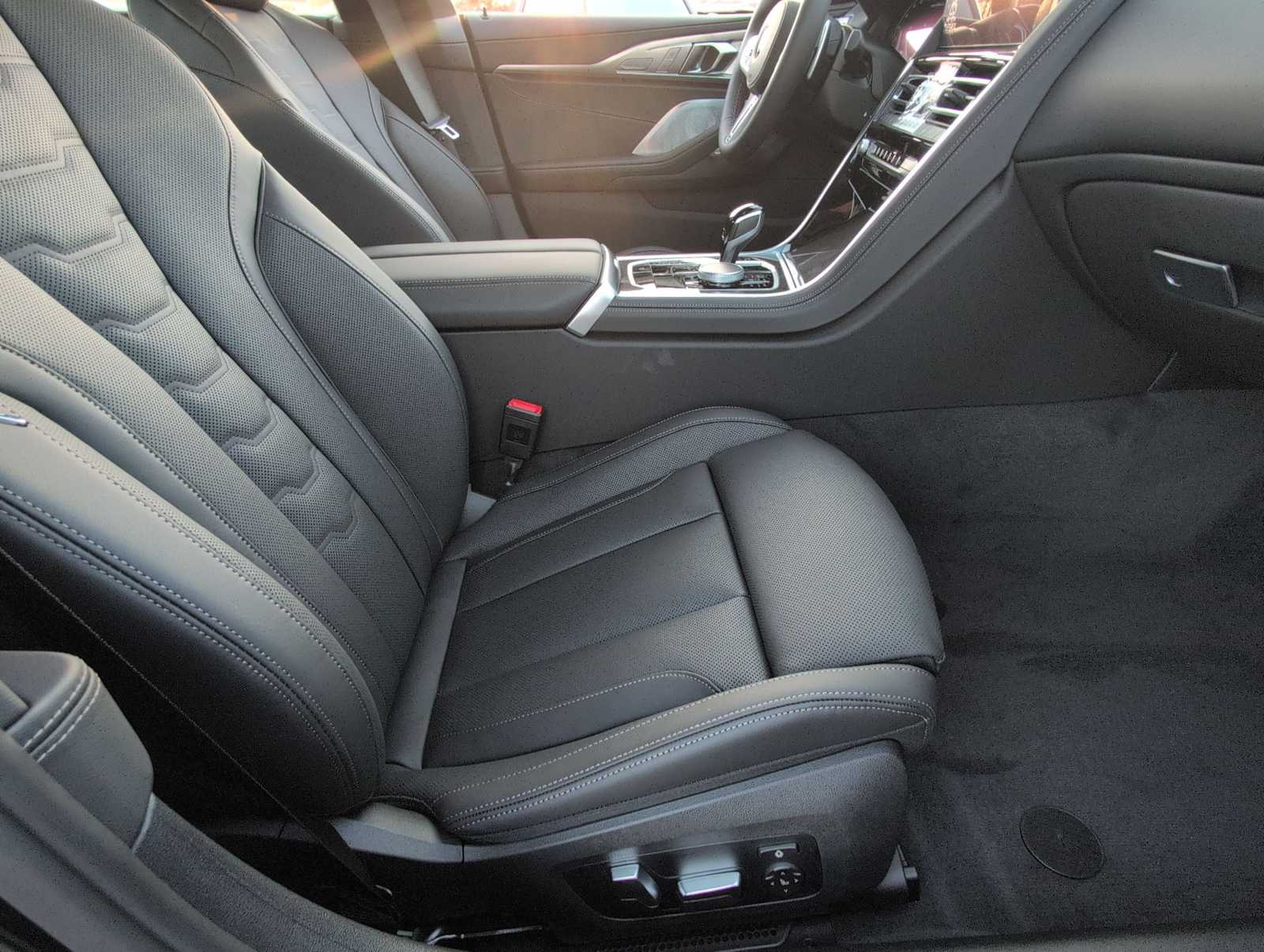 Thumbnail: 2026 BMW 8 Series - 22