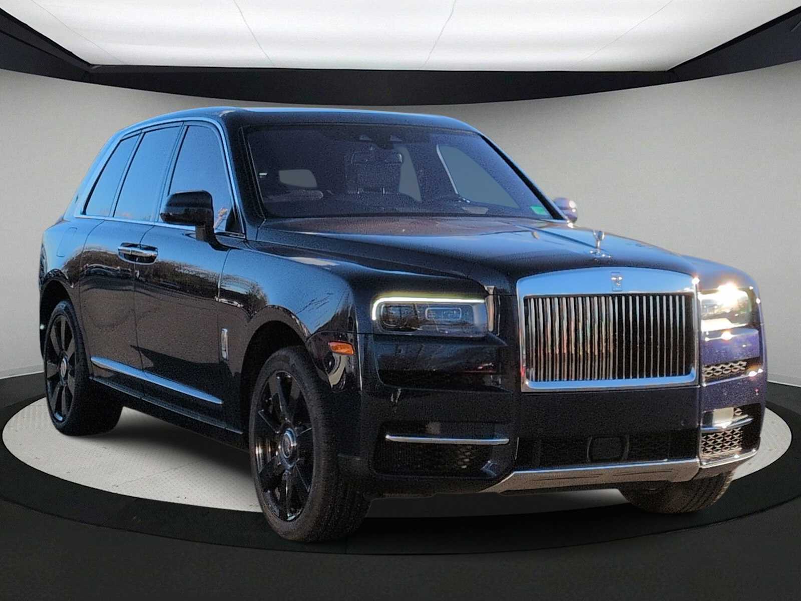 Thumbnail: 2022 Rolls-Royce Cullinan - 2