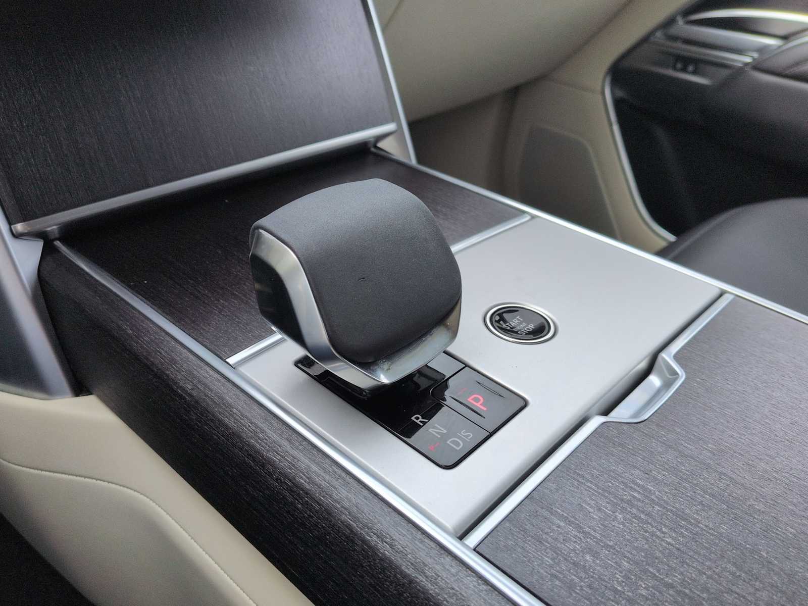 Thumbnail: 2024 Land Rover Range Rover - 35