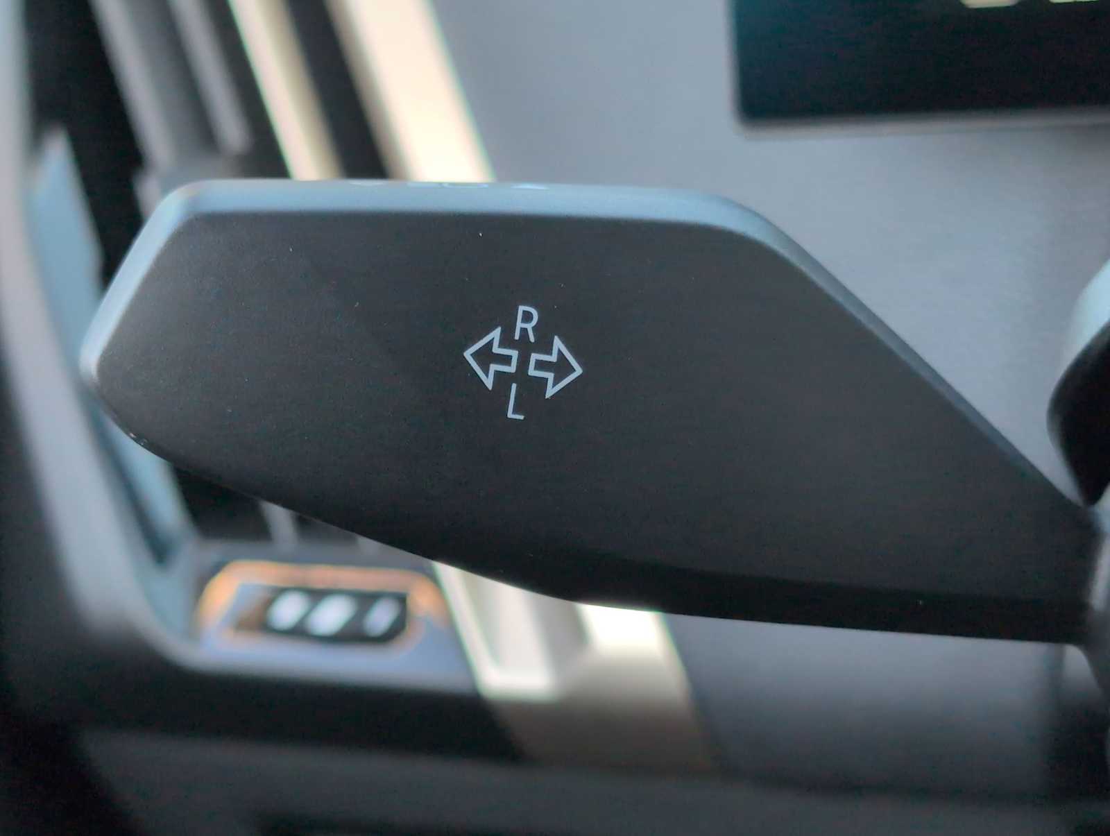 Thumbnail: 2023 BMW iX - 26