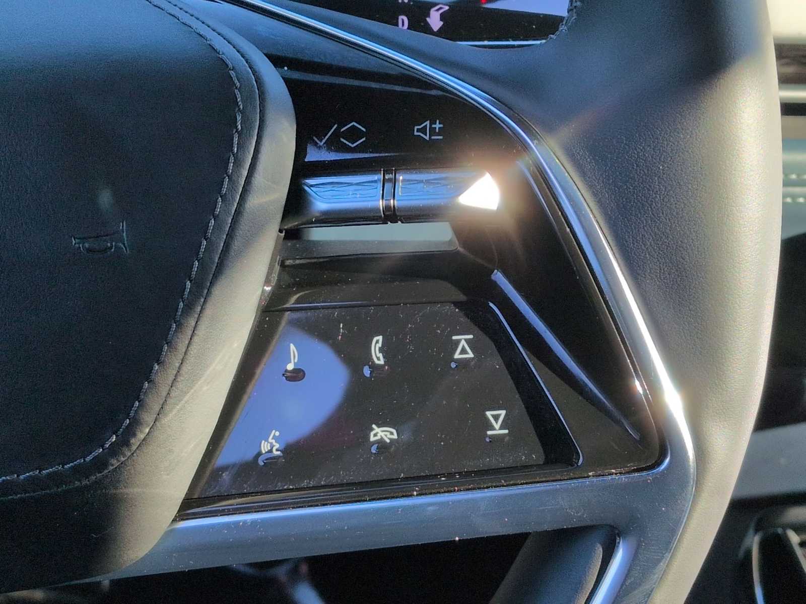 Thumbnail: 2025 Cadillac Escalade IQ - 26