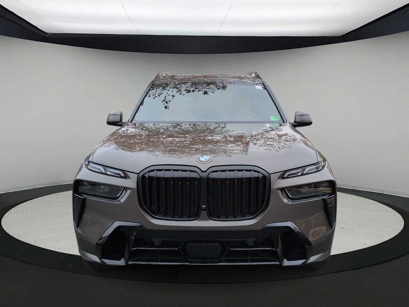 Thumbnail: 2026 BMW X7 - 3