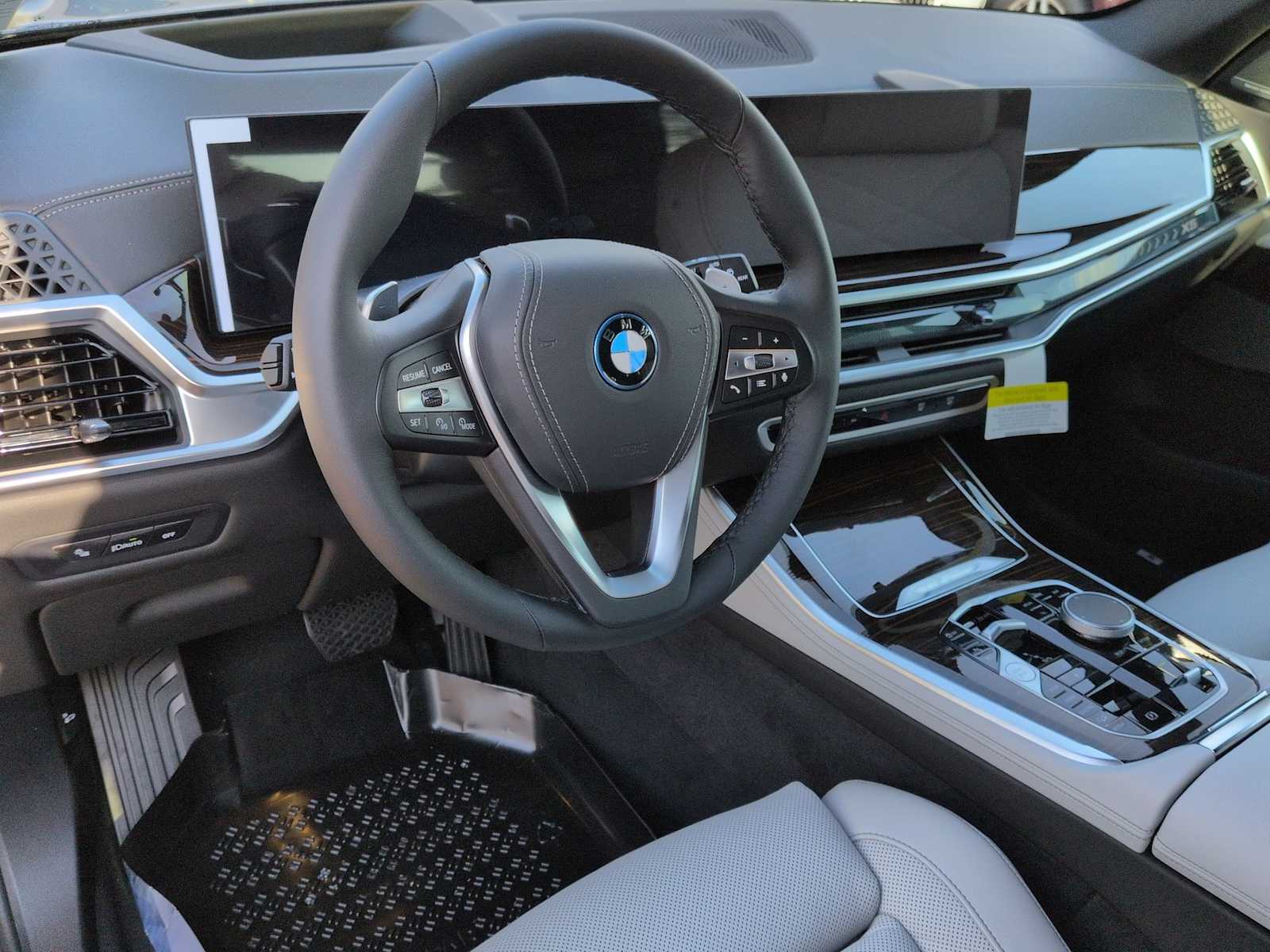 Thumbnail: 2026 BMW X5 - 10