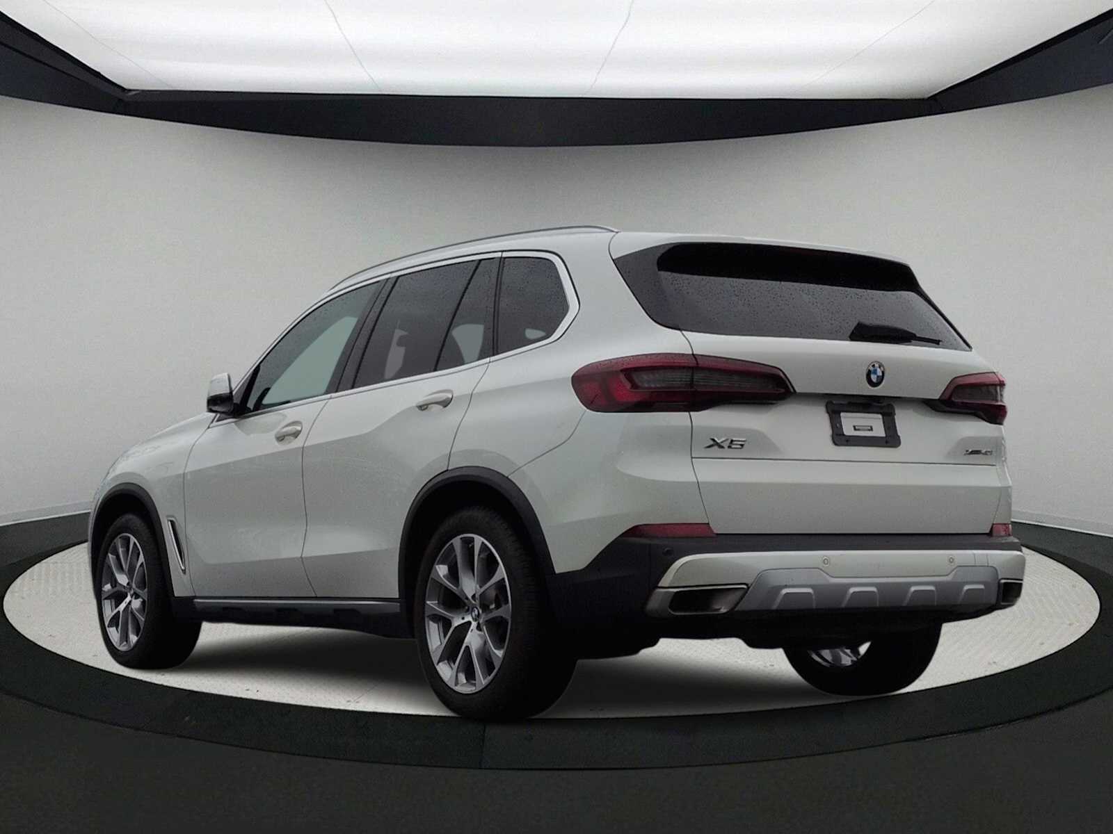Thumbnail: 2023 BMW X5 - 6