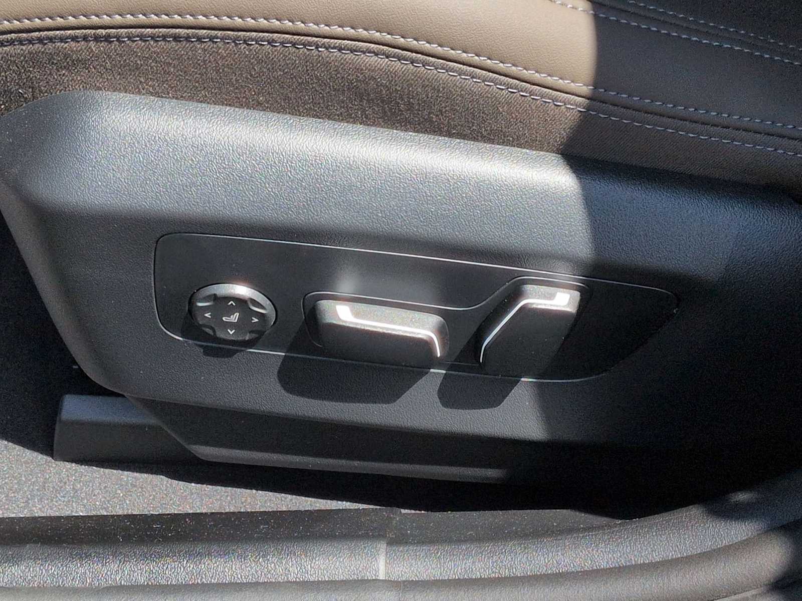 Thumbnail: 2026 BMW i5 - 18