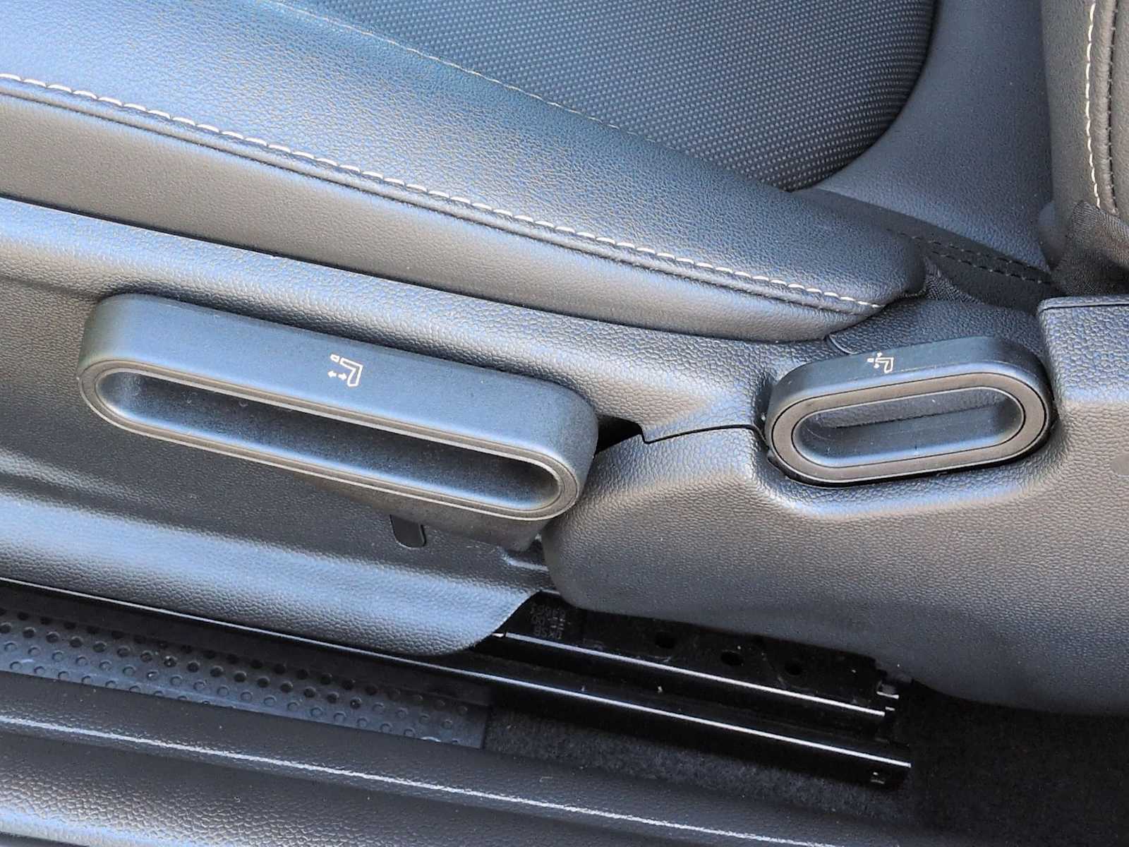 Thumbnail: 2024 MINI Cooper Hardtop - 17