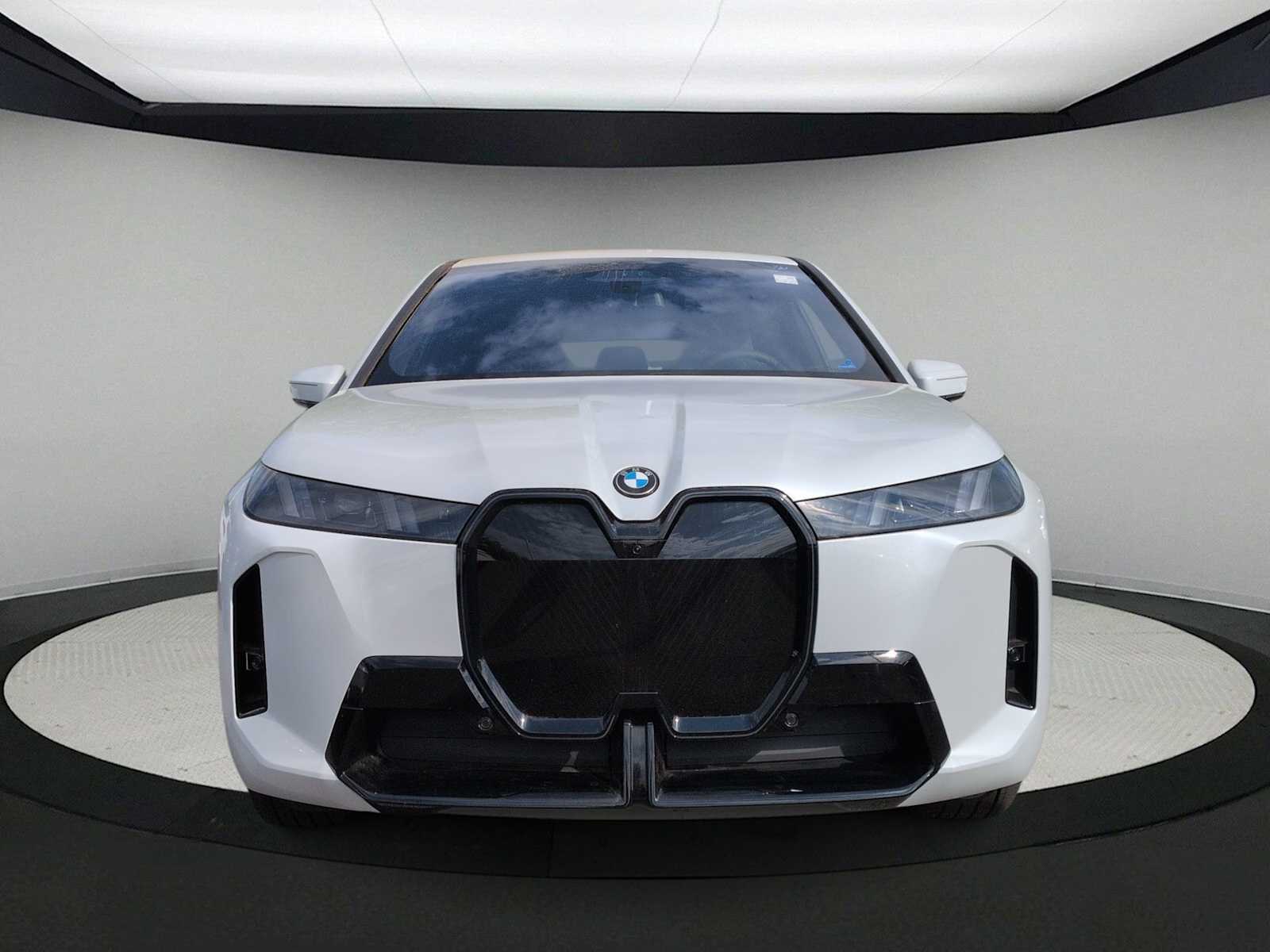 Thumbnail: 2026 BMW iX - 3