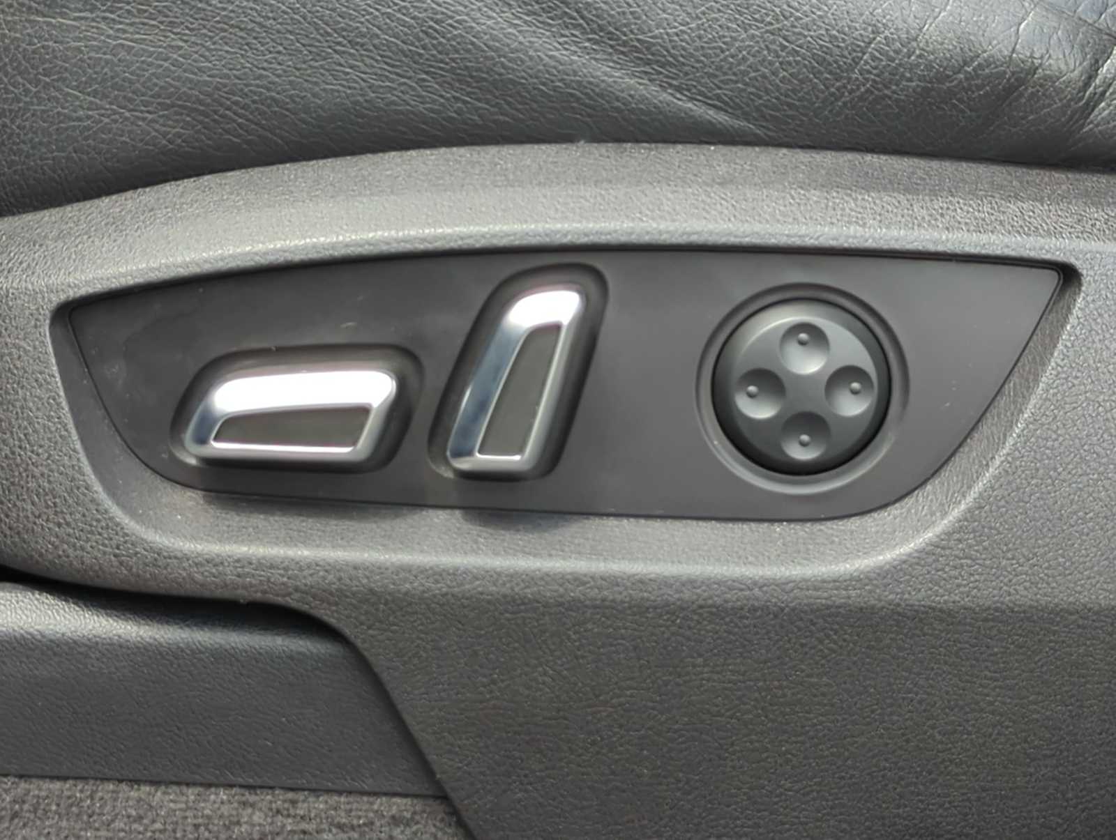 Thumbnail: 2013 Audi Q7 - 17