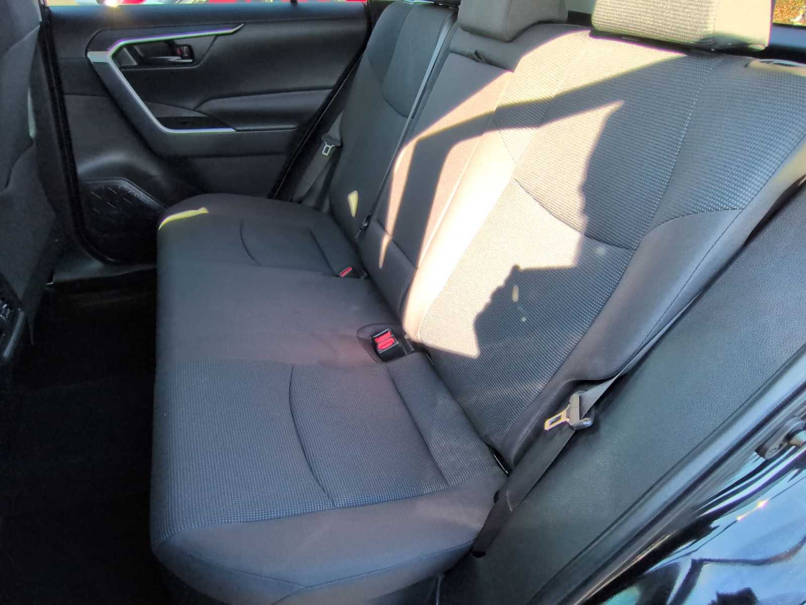 Thumbnail: 2021 Toyota RAV4 - 19