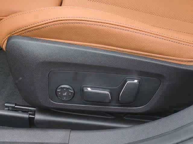 Thumbnail: 2025 BMW 3 Series - 25