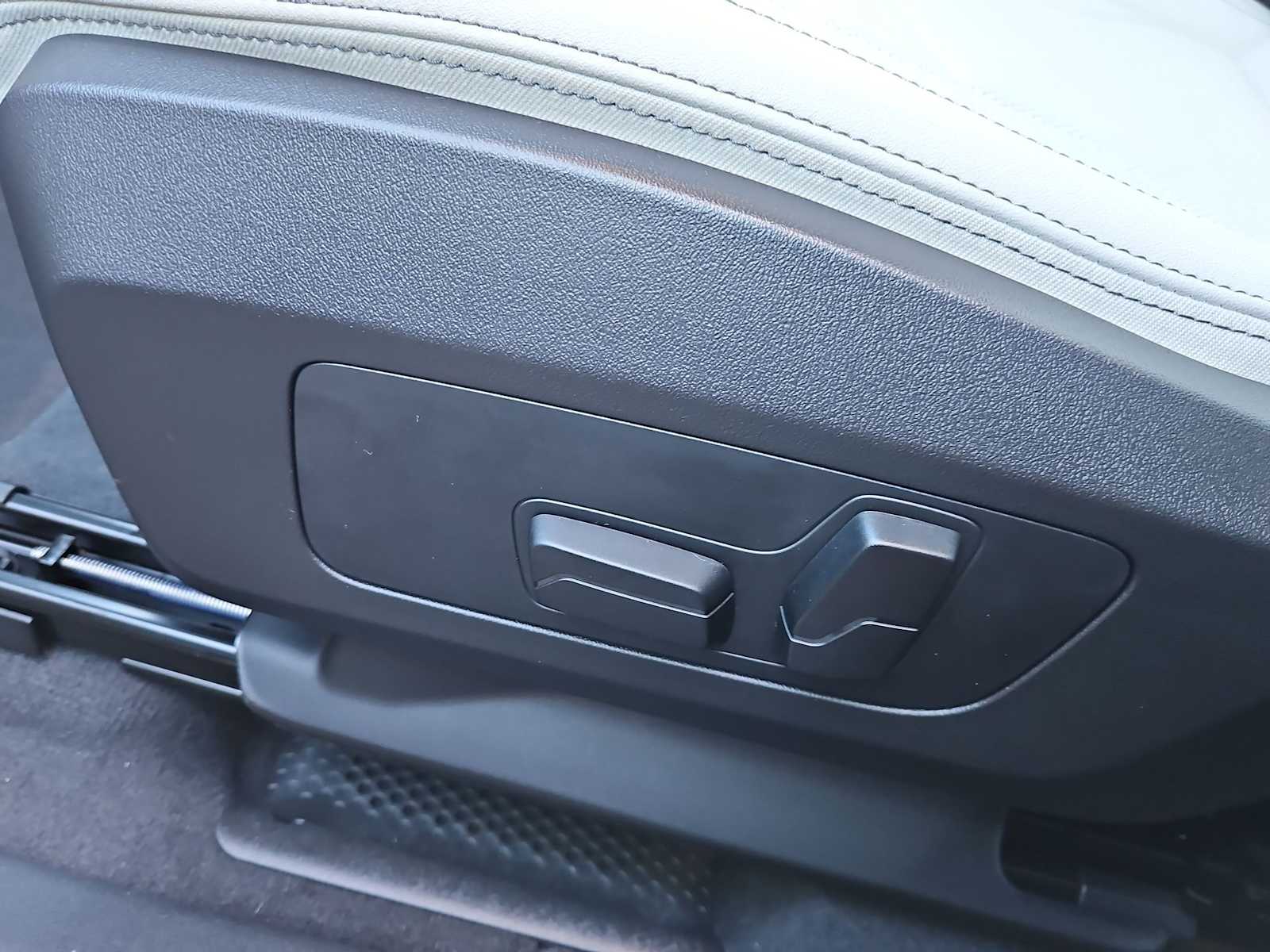 Thumbnail: 2026 BMW X1 - 17