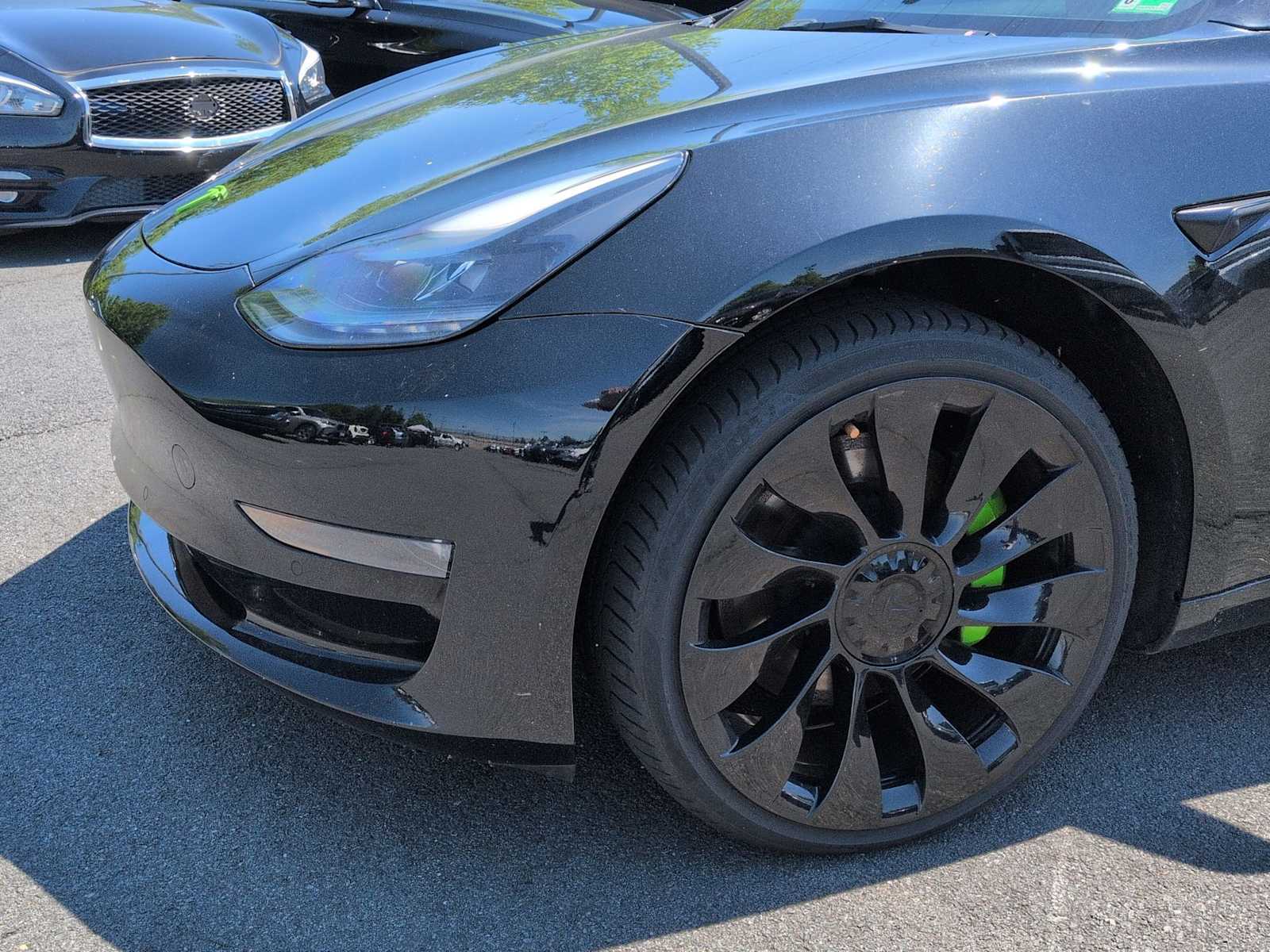 Thumbnail: 2022 Tesla Model 3 - 11