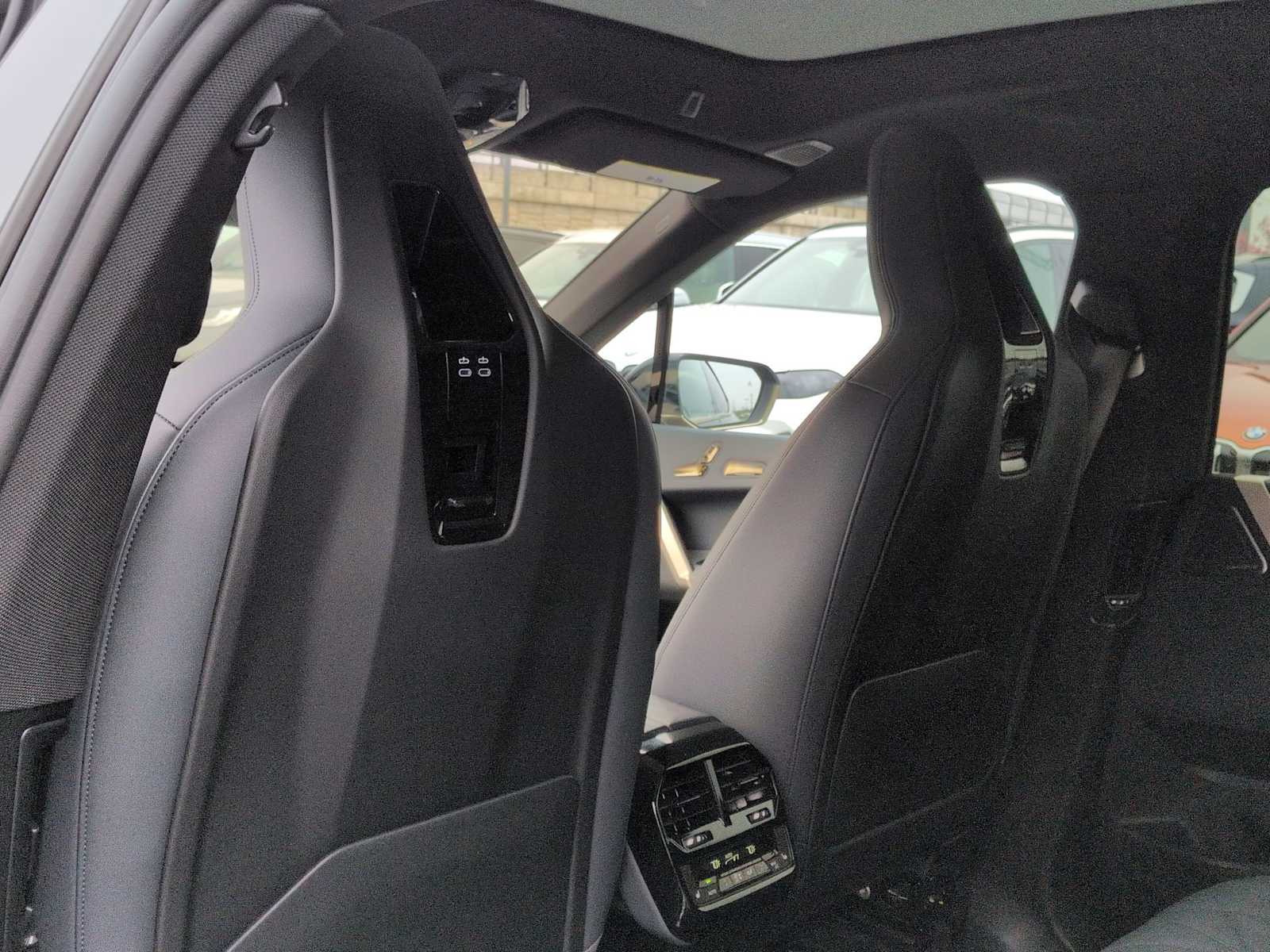 Thumbnail: 2023 BMW iX - 18