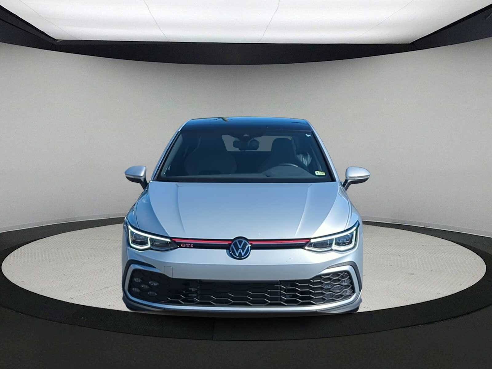 Thumbnail: 2024 Volkswagen Golf - 3