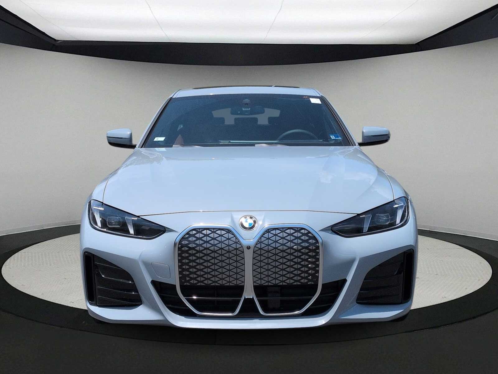 Thumbnail: 2026 BMW i4 - 3