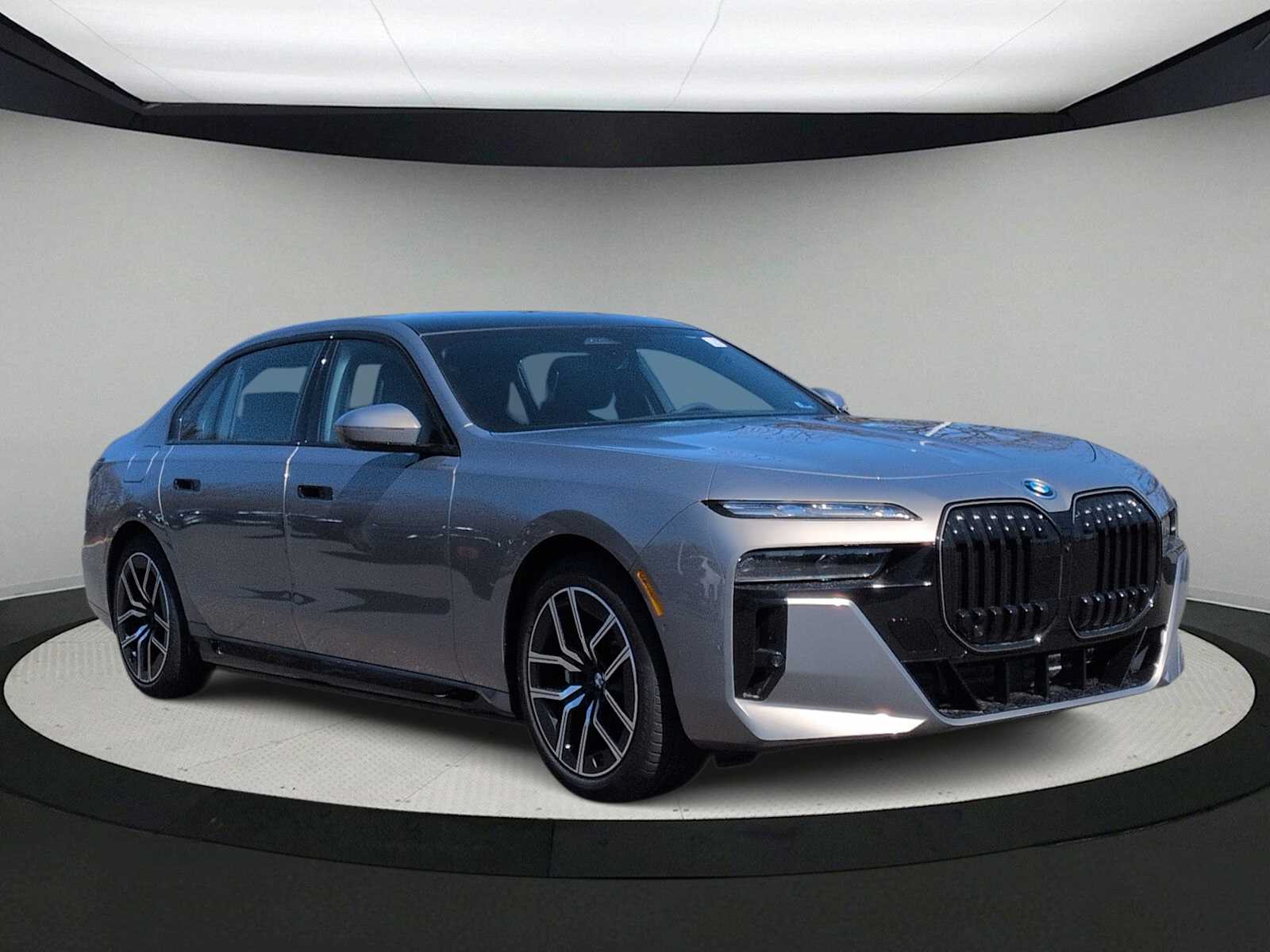 Thumbnail: 2026 BMW 7 Series - 2