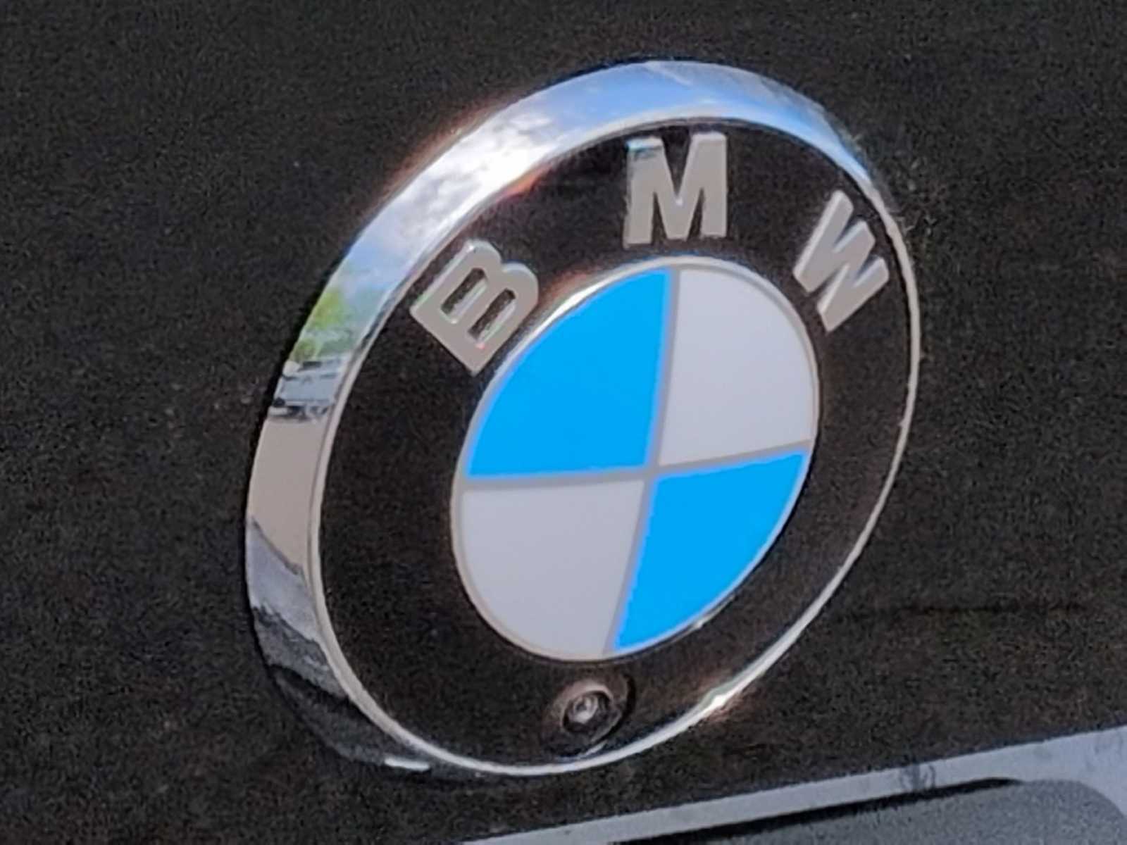 Thumbnail: 2026 BMW i4 - 12