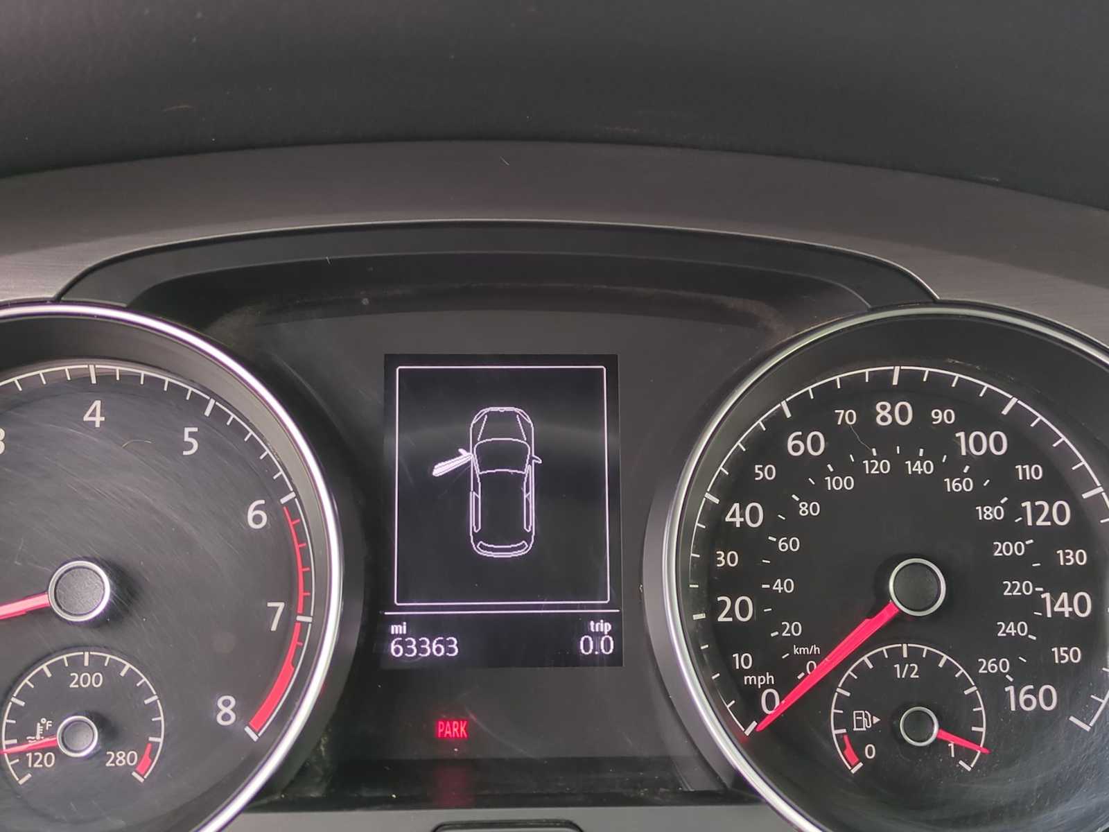 Thumbnail: 2017 Volkswagen Golf - 31