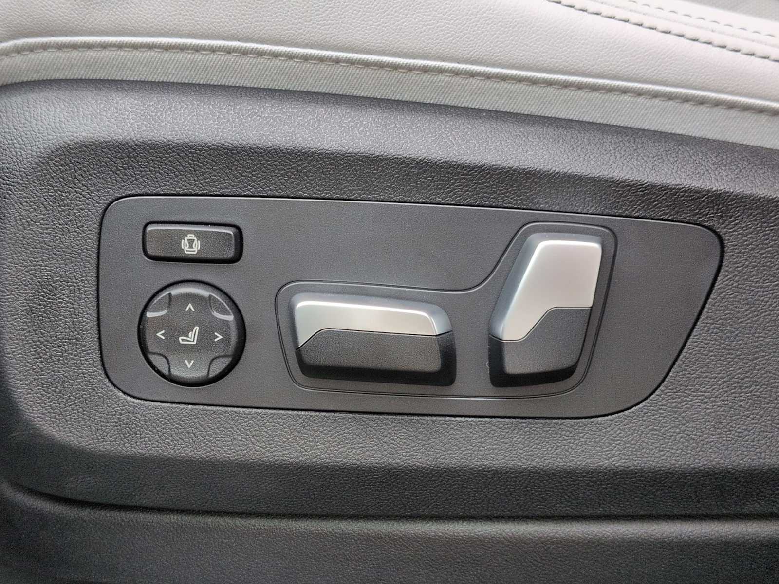 Thumbnail: 2026 BMW X5 - 18