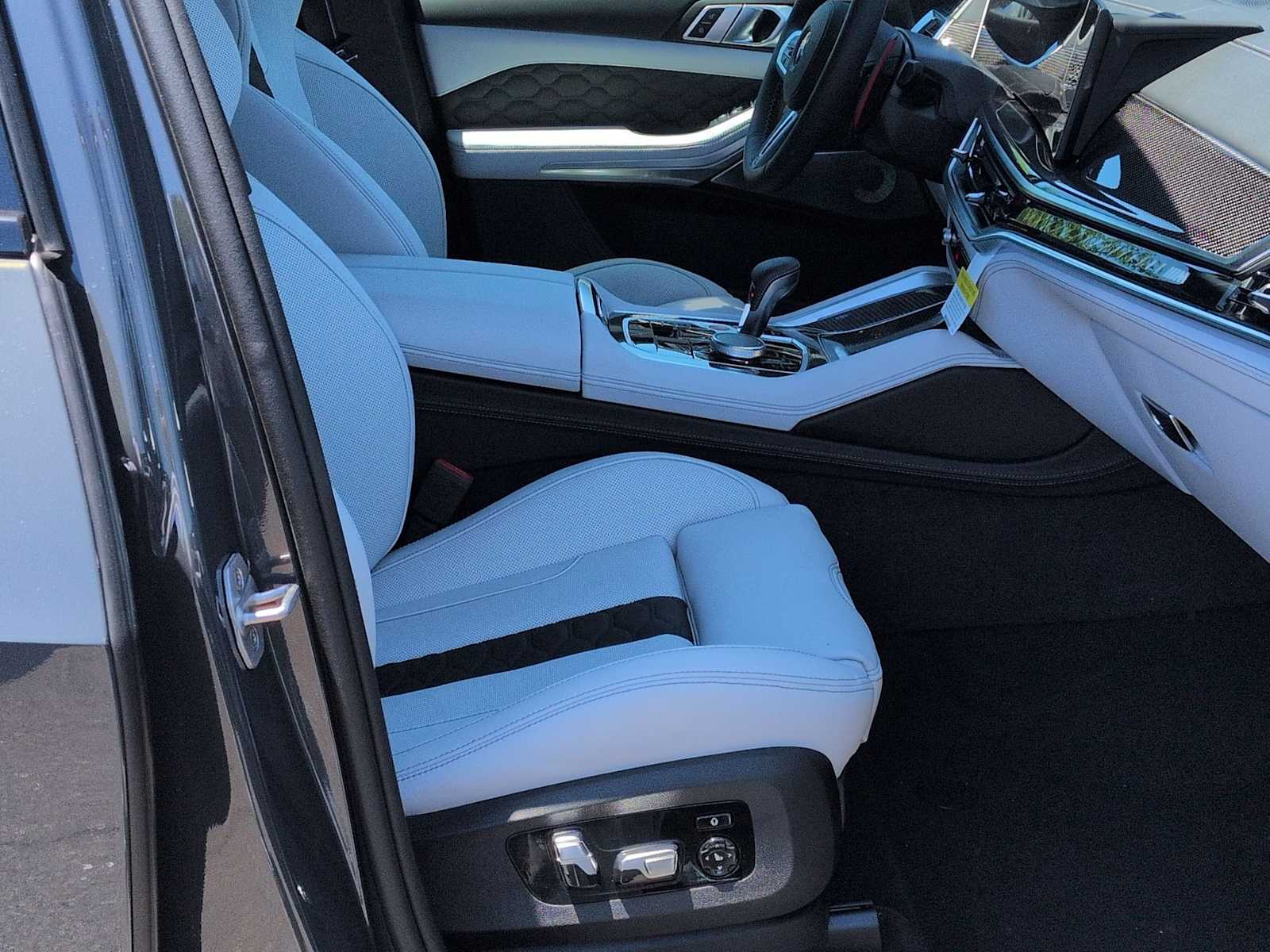 Thumbnail: 2026 BMW X5 - 24
