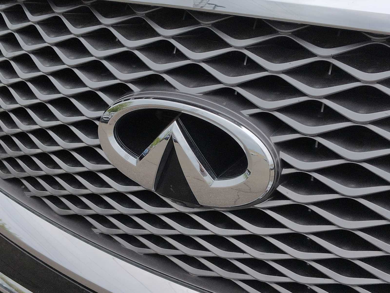 Thumbnail: 2022 INFINITI QX80 - 12