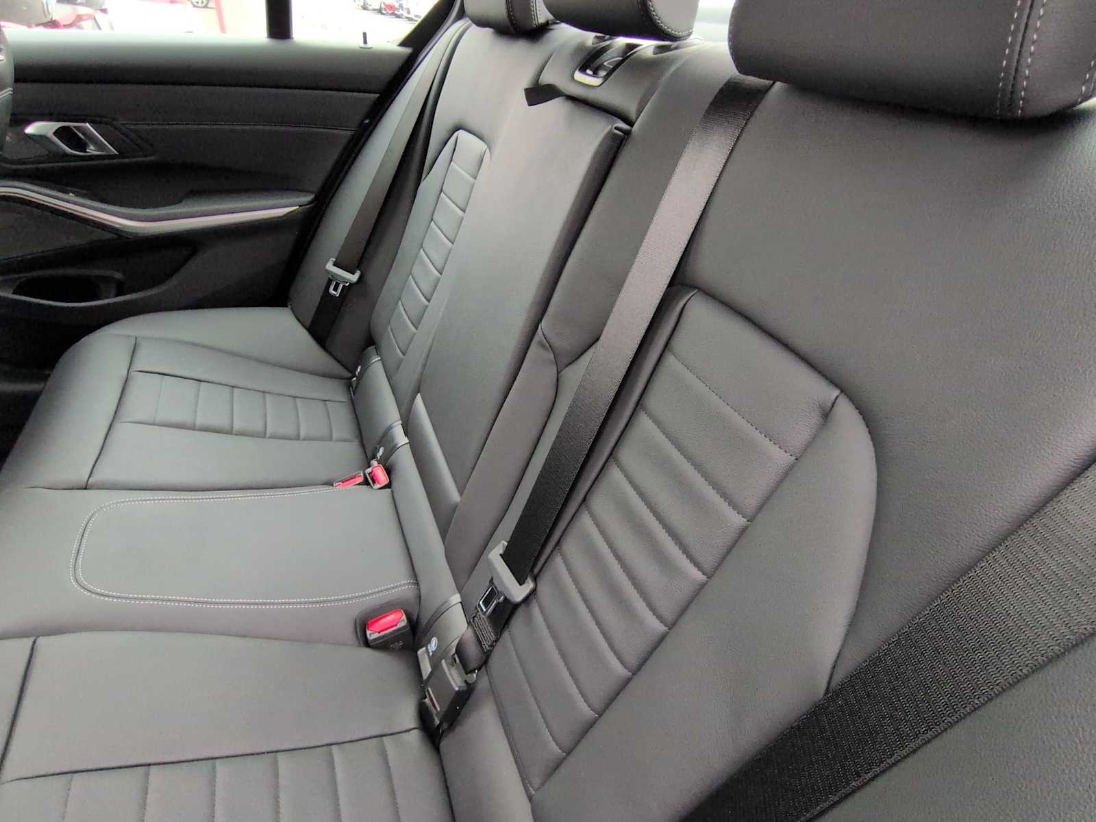 Thumbnail: 2026 BMW 3 Series - 21