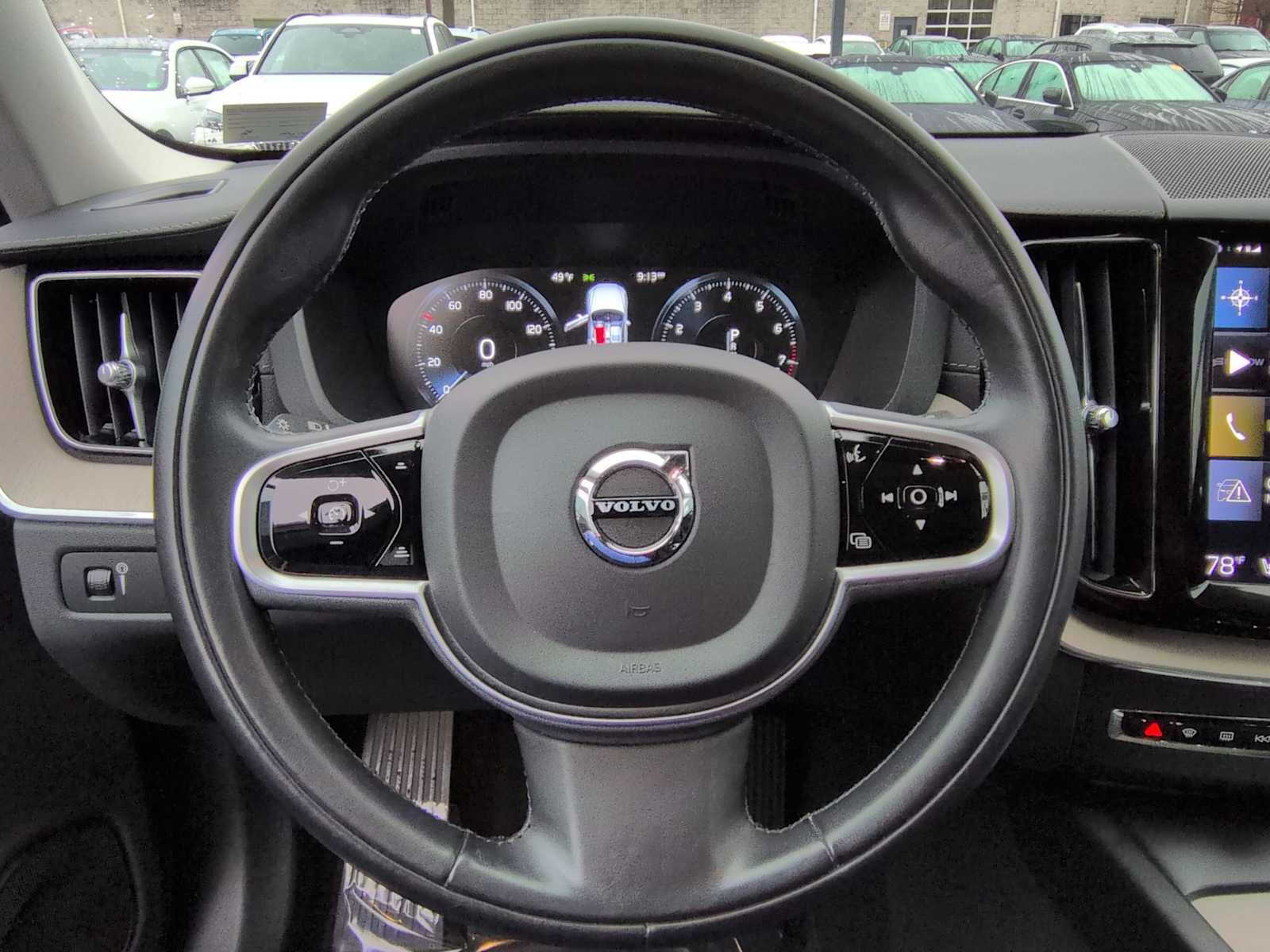 Thumbnail: 2021 Volvo XC60 - 24