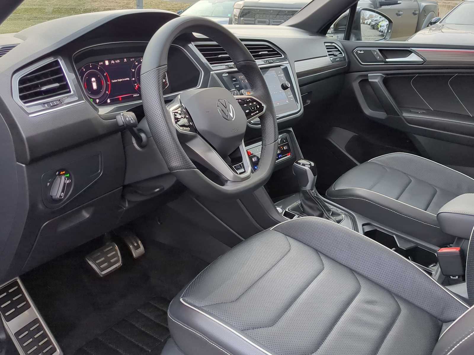 Thumbnail: 2024 Volkswagen Tiguan - 3