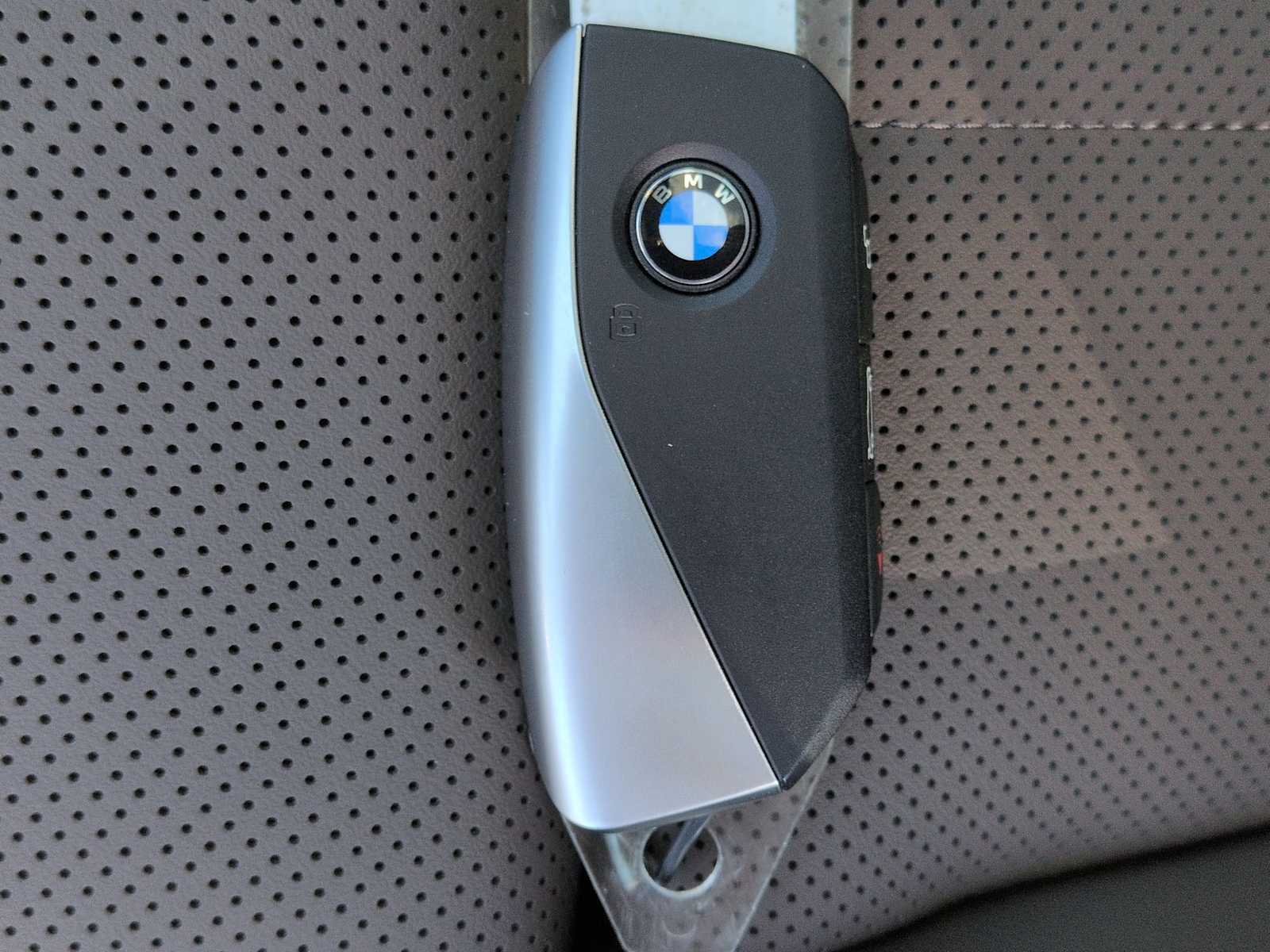 Thumbnail: 2026 BMW i5 - 37