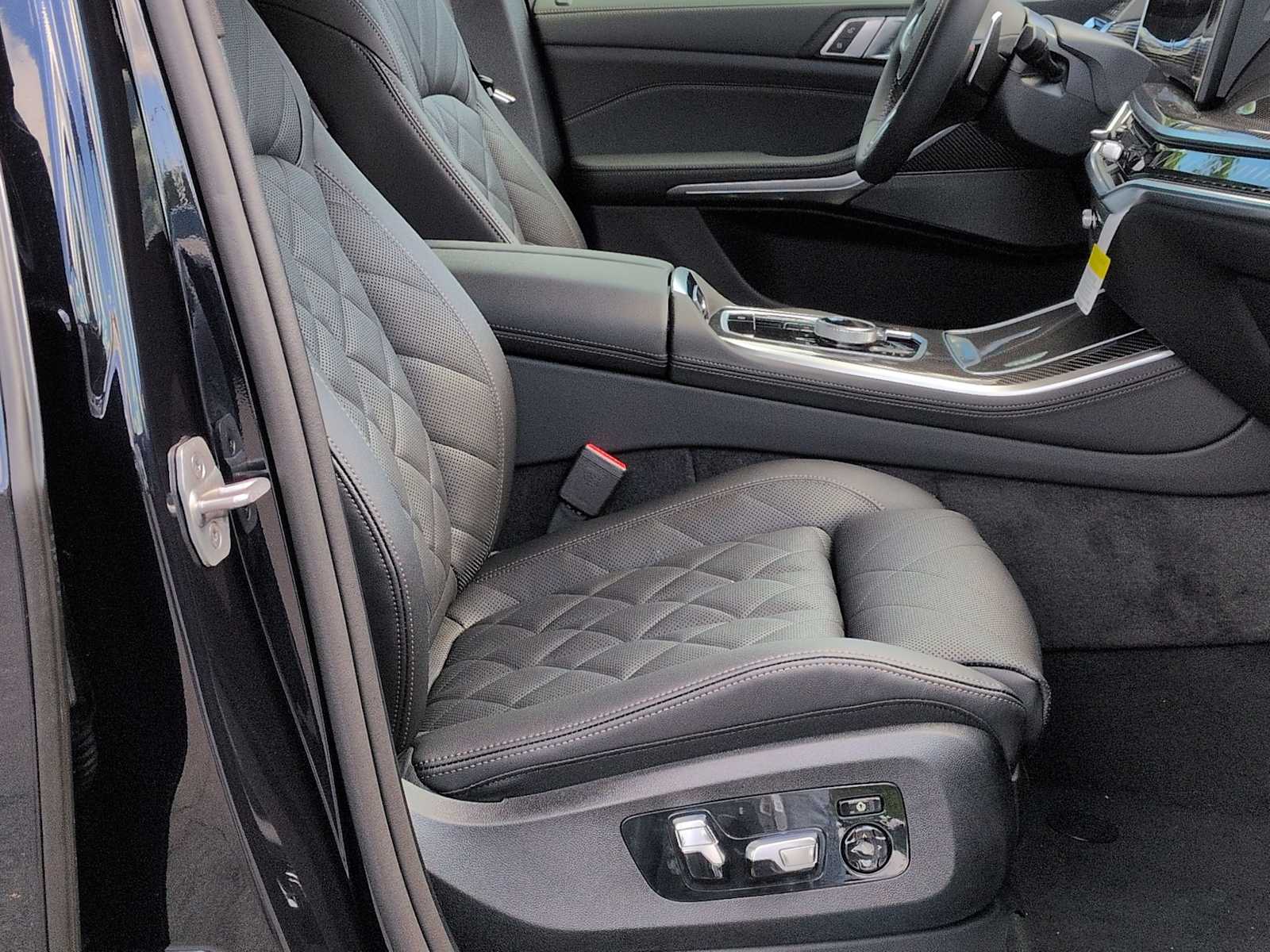 Thumbnail: 2026 BMW X5 - 24