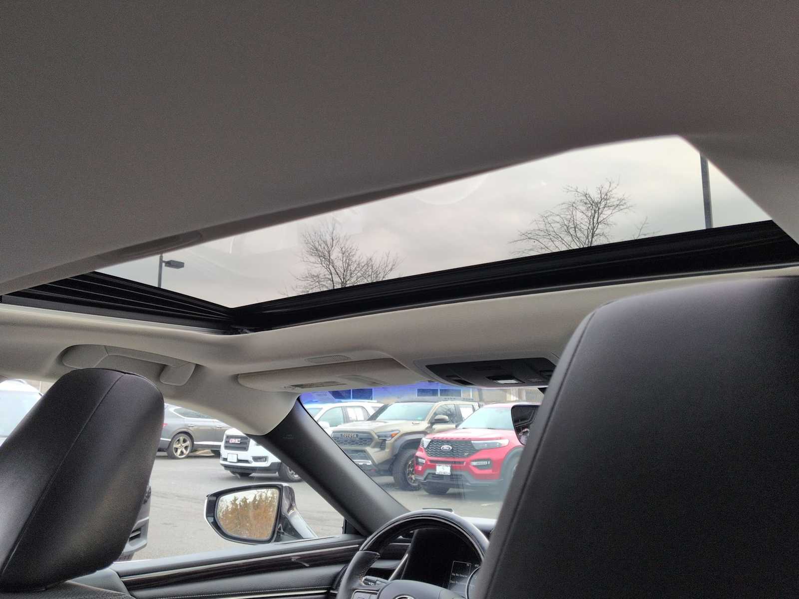 Thumbnail: 2019 Lexus ES - 23