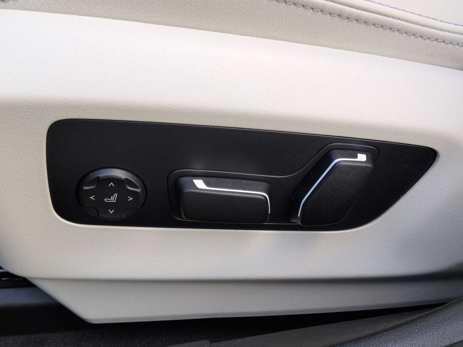 Thumbnail: 2026 BMW 5 Series - 18