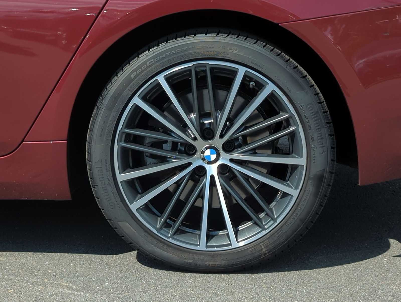 Thumbnail: 2023 BMW 5 Series - 13