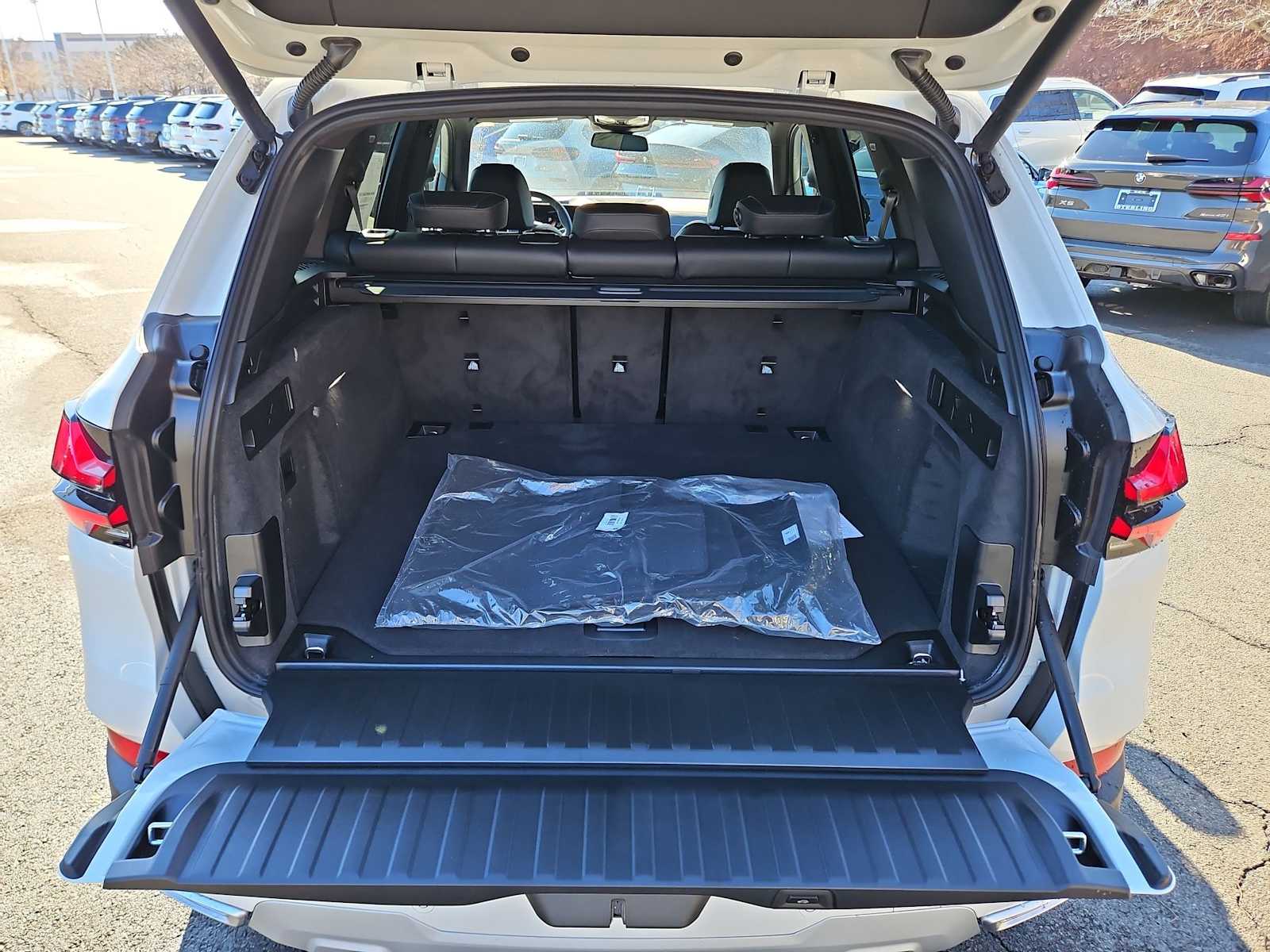 Thumbnail: 2026 BMW X5 - 36