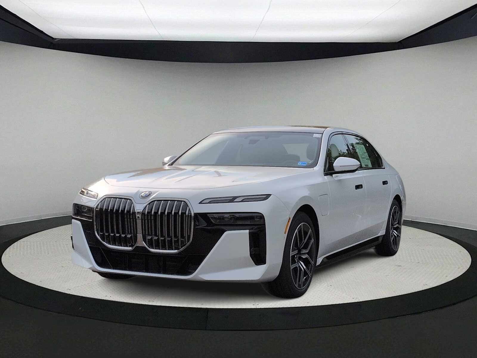 Thumbnail: 2026 BMW 7 Series - 4