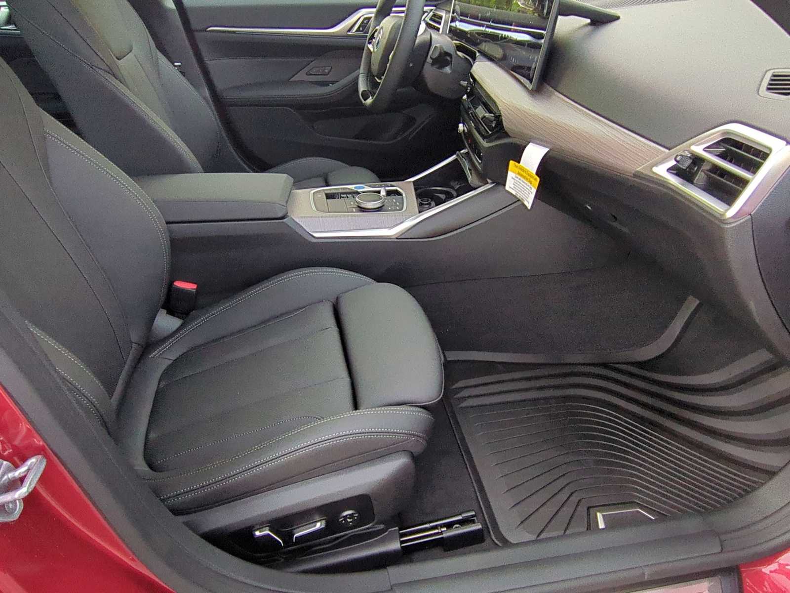 Thumbnail: 2025 BMW i4 - 24