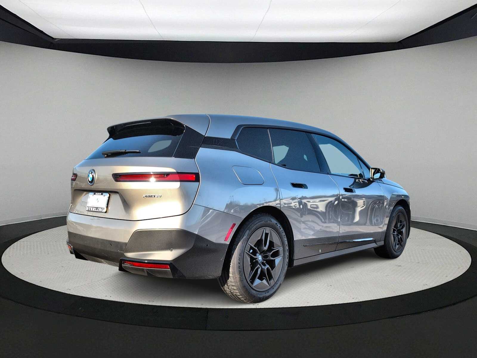 Thumbnail: 2023 BMW iX - 8