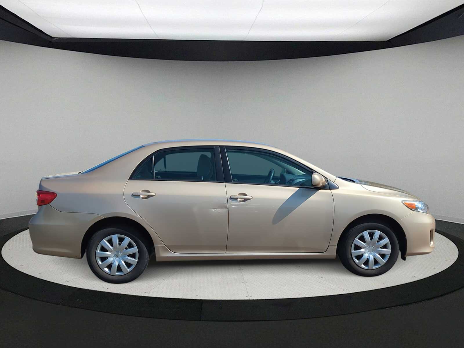 Thumbnail: 2011 Toyota Corolla - 9