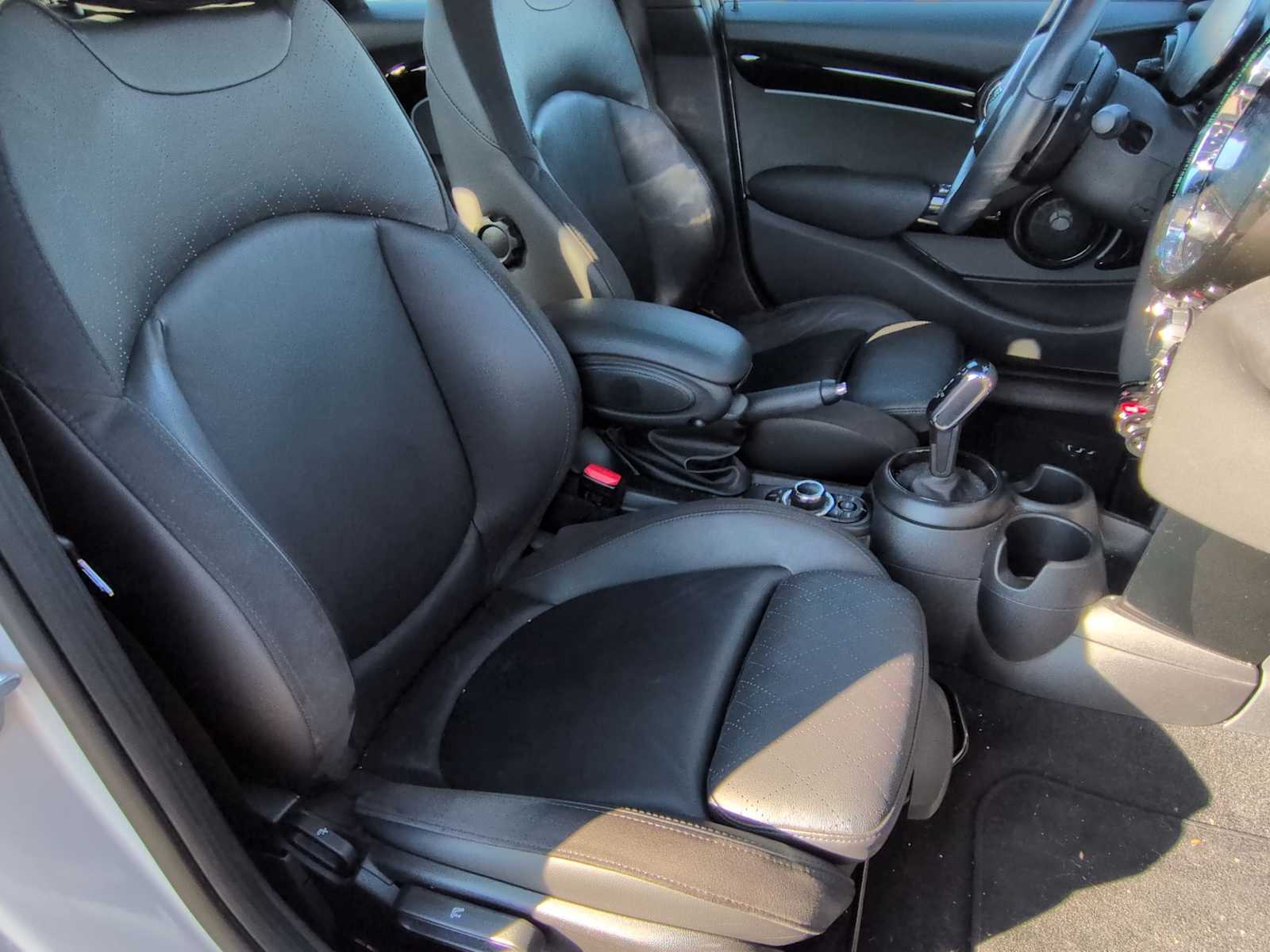 Thumbnail: 2022 MINI Cooper Hardtop - 22