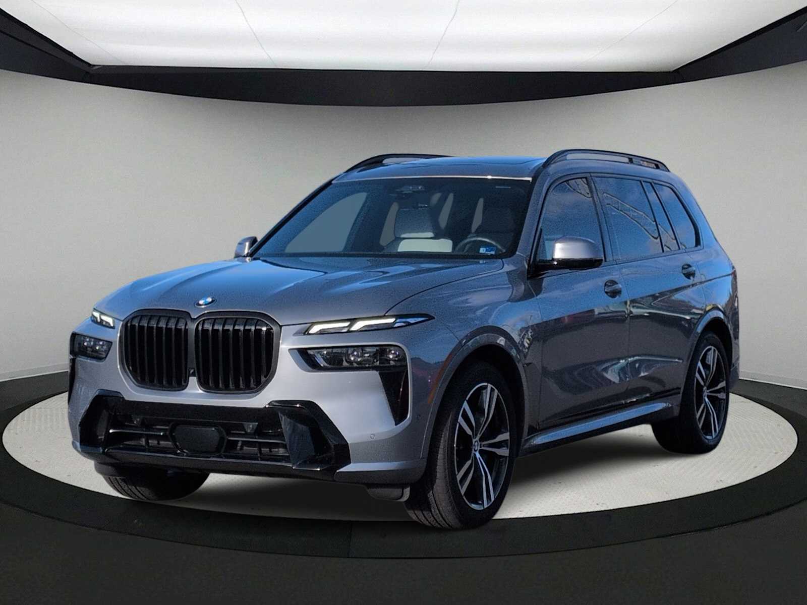 Thumbnail: 2025 BMW X7 - 4